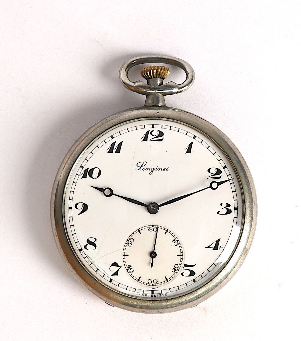 Null LONGINES, Uhr aus weißem Metall, arabische Ziffern, Sekundenzeiger. Untersc&hellip;