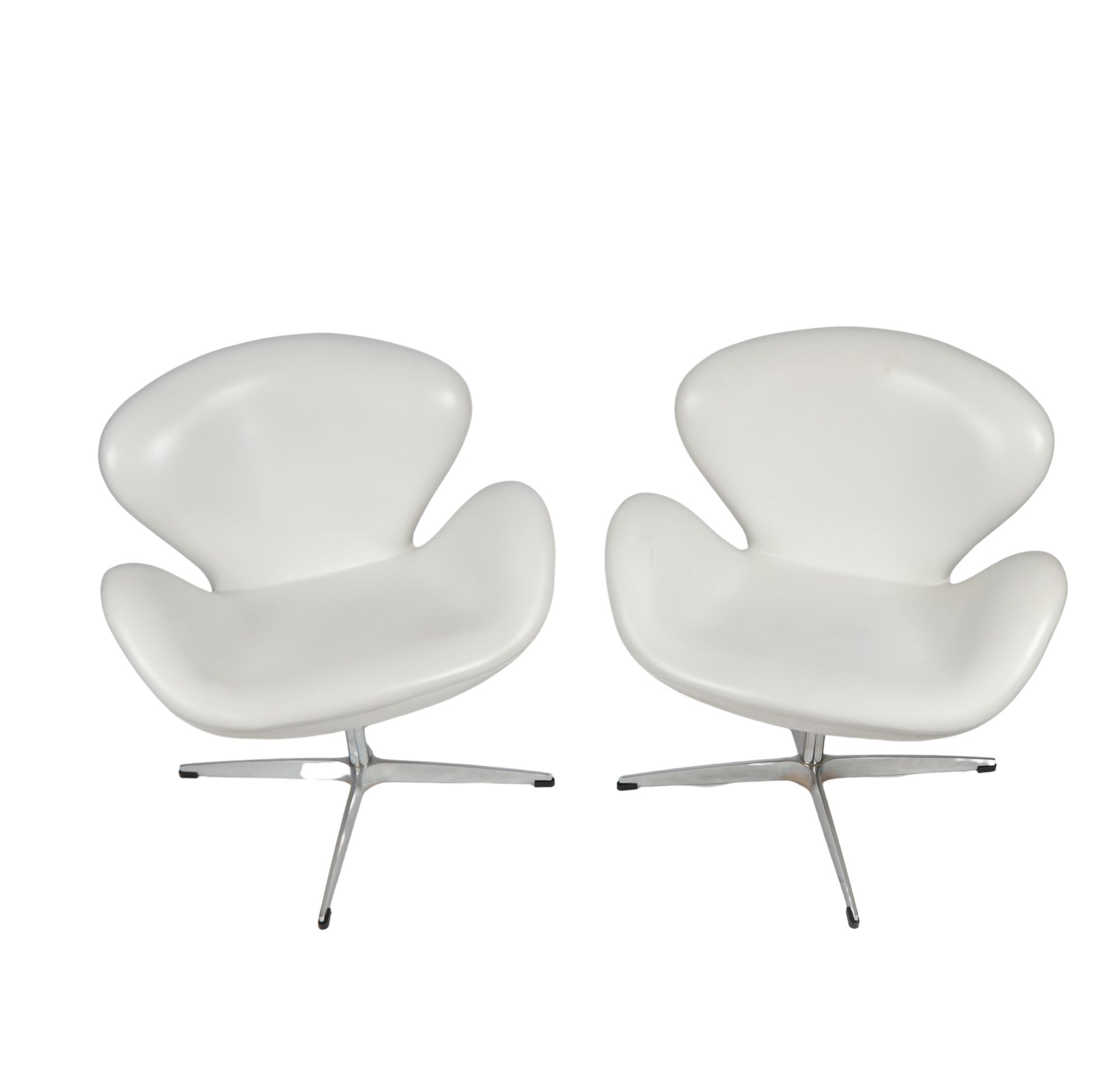 Null Arne JACOBSEN (after) pair of armchairs called "Swan", cast iron legs, fibe&hellip;
