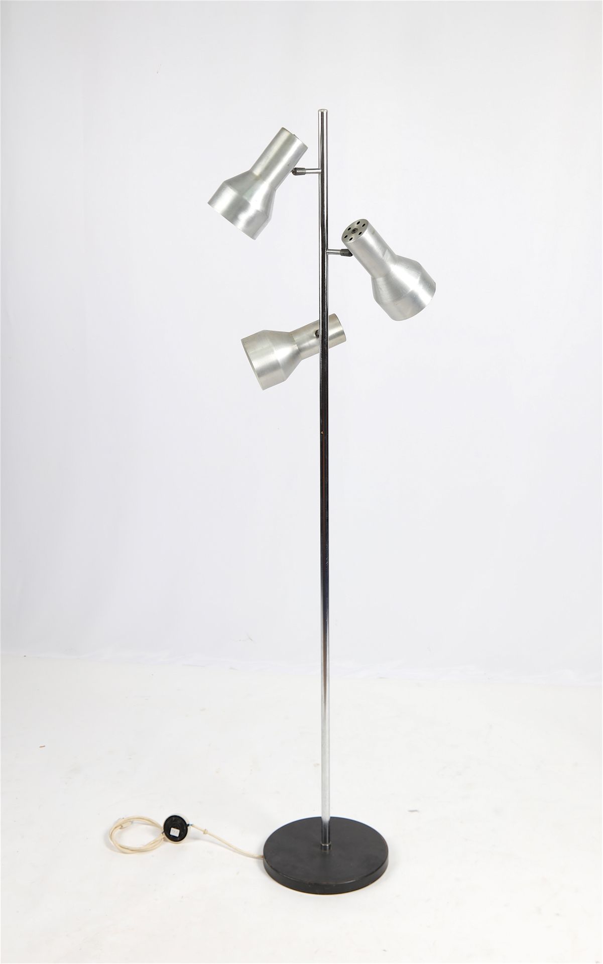 Null Floor lamp in brushed metal decorated with 3 adjustable spots. (small dents&hellip;