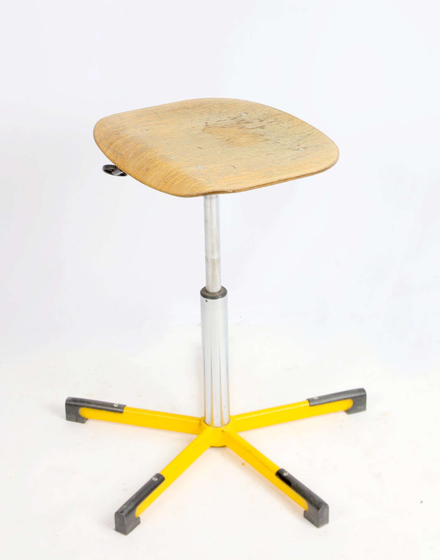 Null Werkstattstuhl, Rohrgestell, Sitzfläche aus Holz,Sternfuß gelb, mit Schraub&hellip;