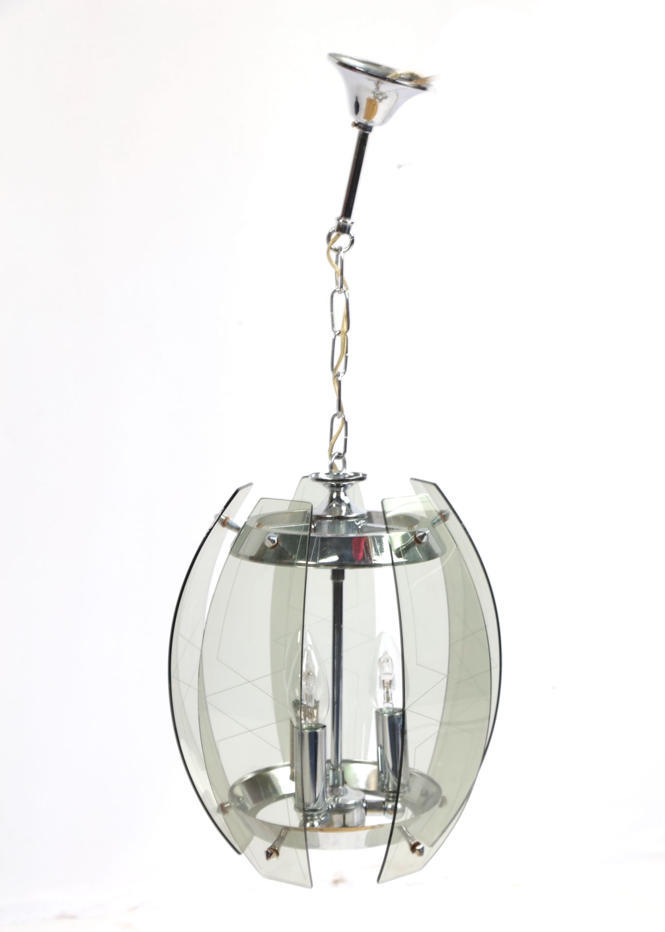 Null Lámpara colgante de metal cromado, forma oblonga, 5 placas de vidrio ahumad&hellip;