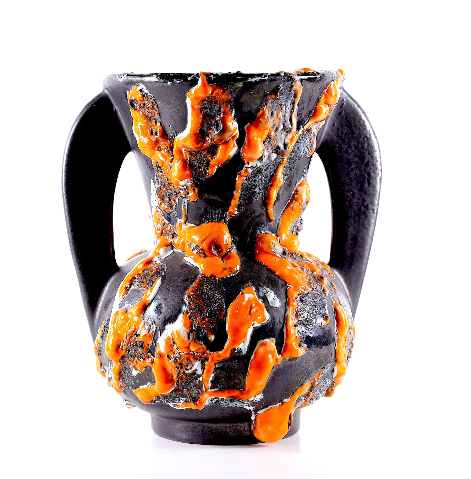 Null MB，釉面陶器花瓶，黑底橙色 "爆发式 "装饰，两个把手，高：25
