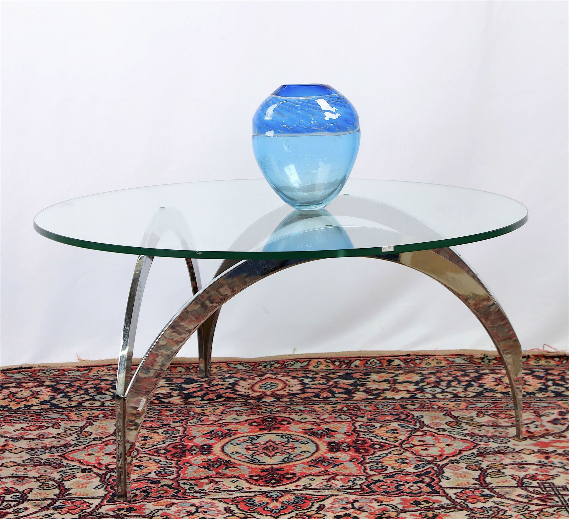 Null Boris TABACOFF (归功于)

咖啡桌，拉丝钢底座，圆形玻璃桌面。