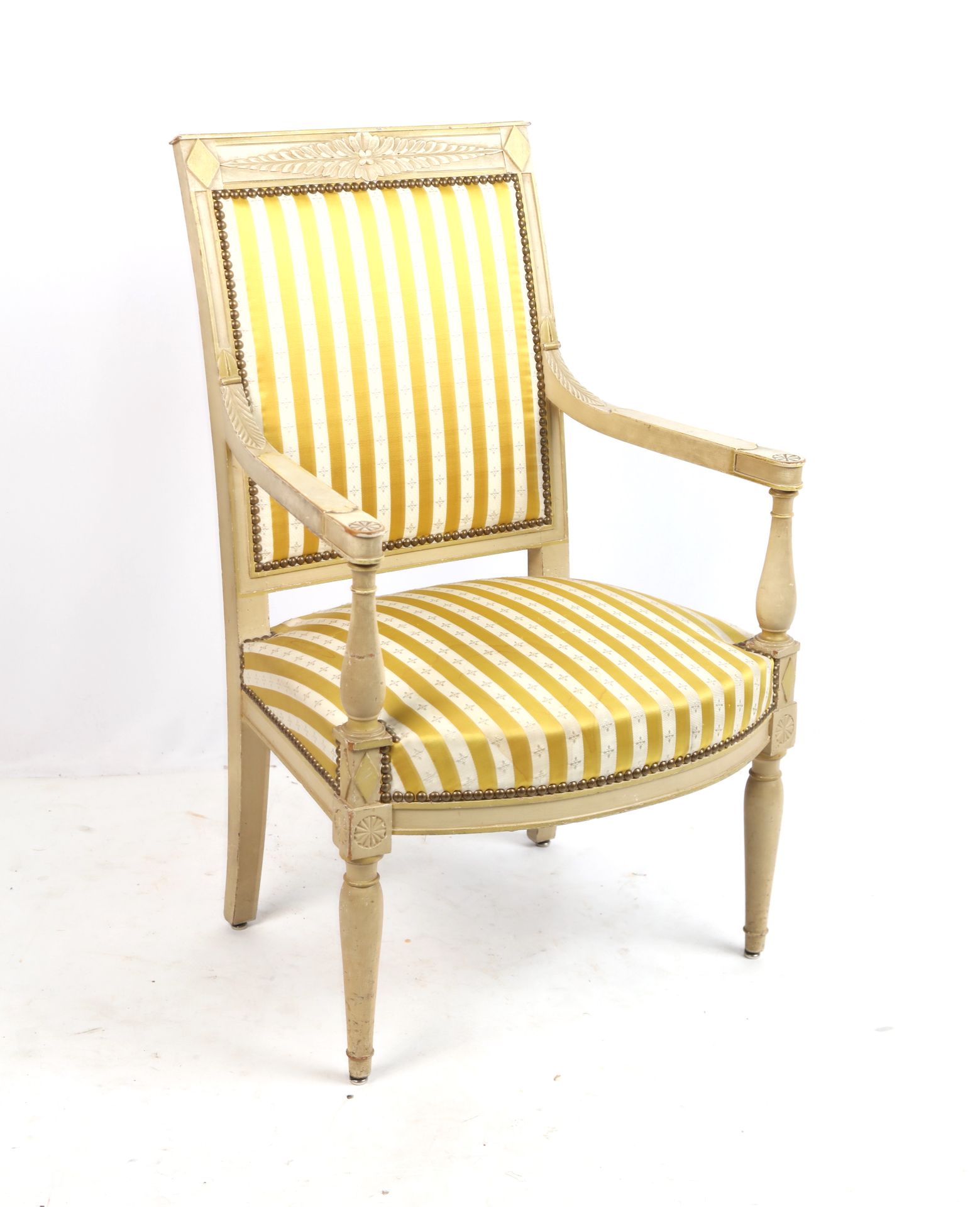 Null Sessel aus hell runderneuertem Holz, Armlehnenträger in Kreiselform, im Sti&hellip;