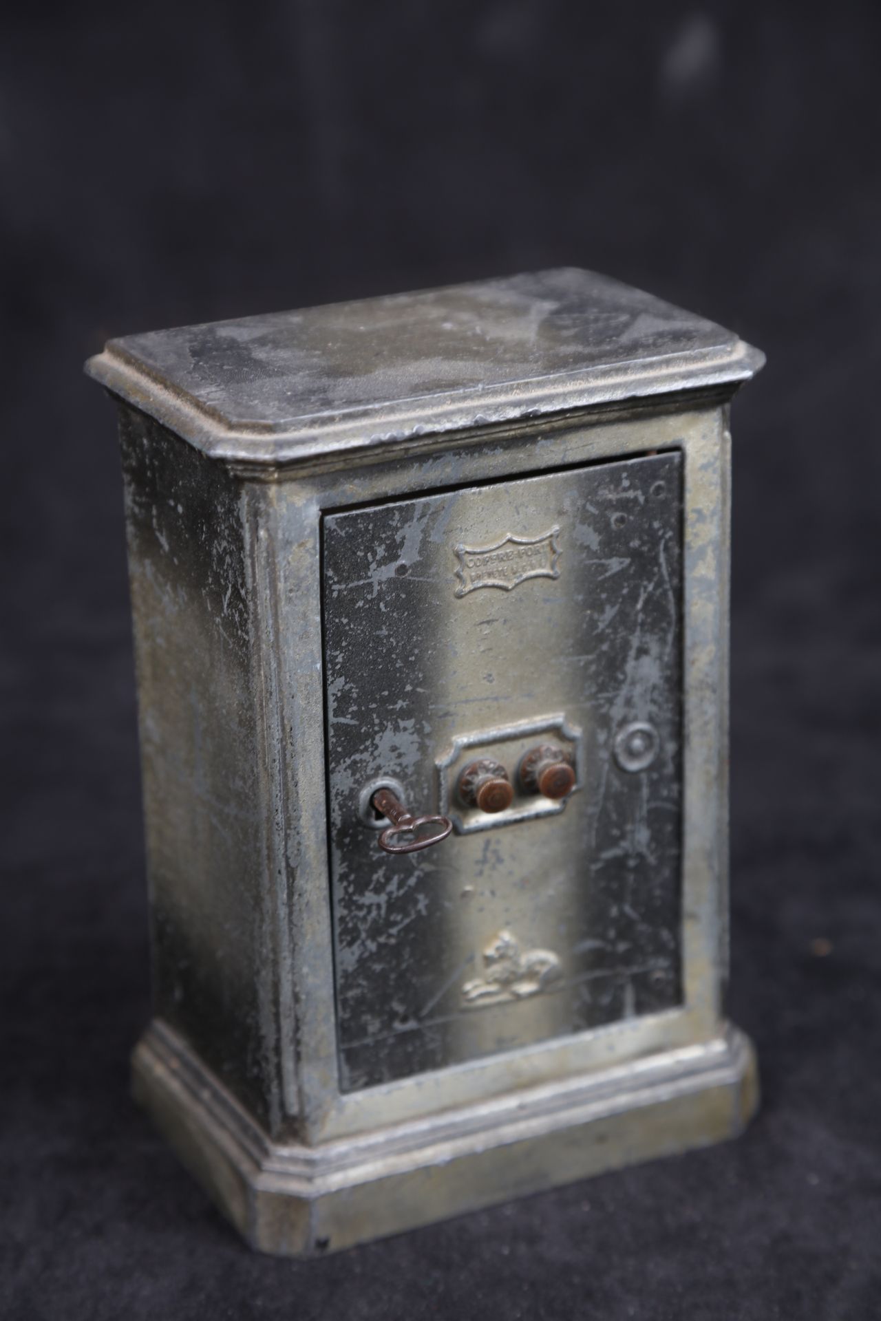Null 金属 "储蓄罐 "盒，12X8X18