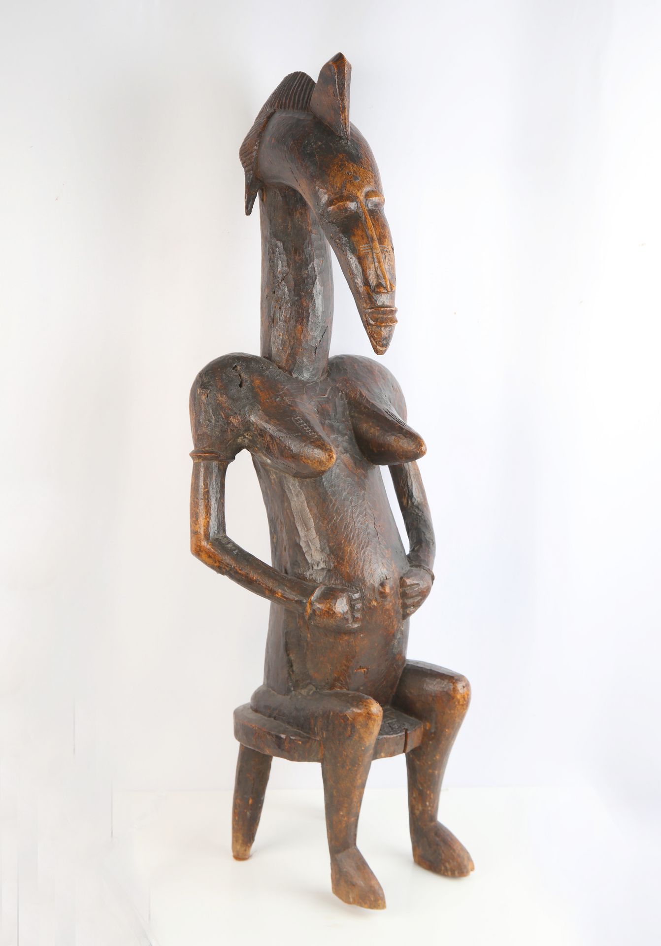 Null 
Afrique, Côte-d'ivoire, grande statuette féminine, bois à patine brune. 90&hellip;
