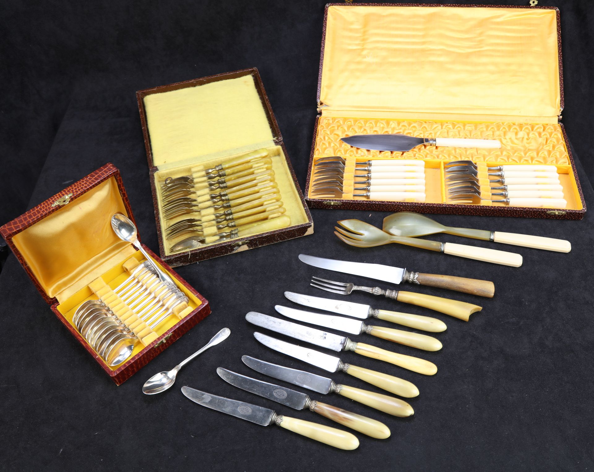 Null Caja con 12 cucharillas, modelo de concha, 12 tenedores de postre (caja) - &hellip;
