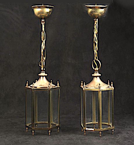 Null Coppia di lanterne poligonali, in ottone, altezza 43 cm;