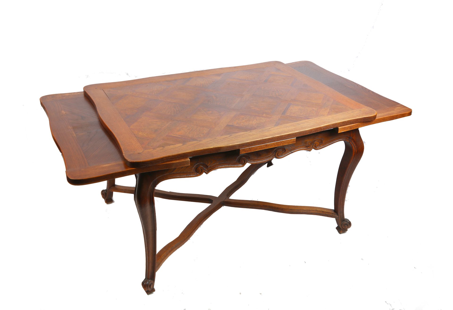 Null 橡木桌，有两个延伸部分，嵌有 "à la Versailles "的顶部，隔板，路易十五风格。