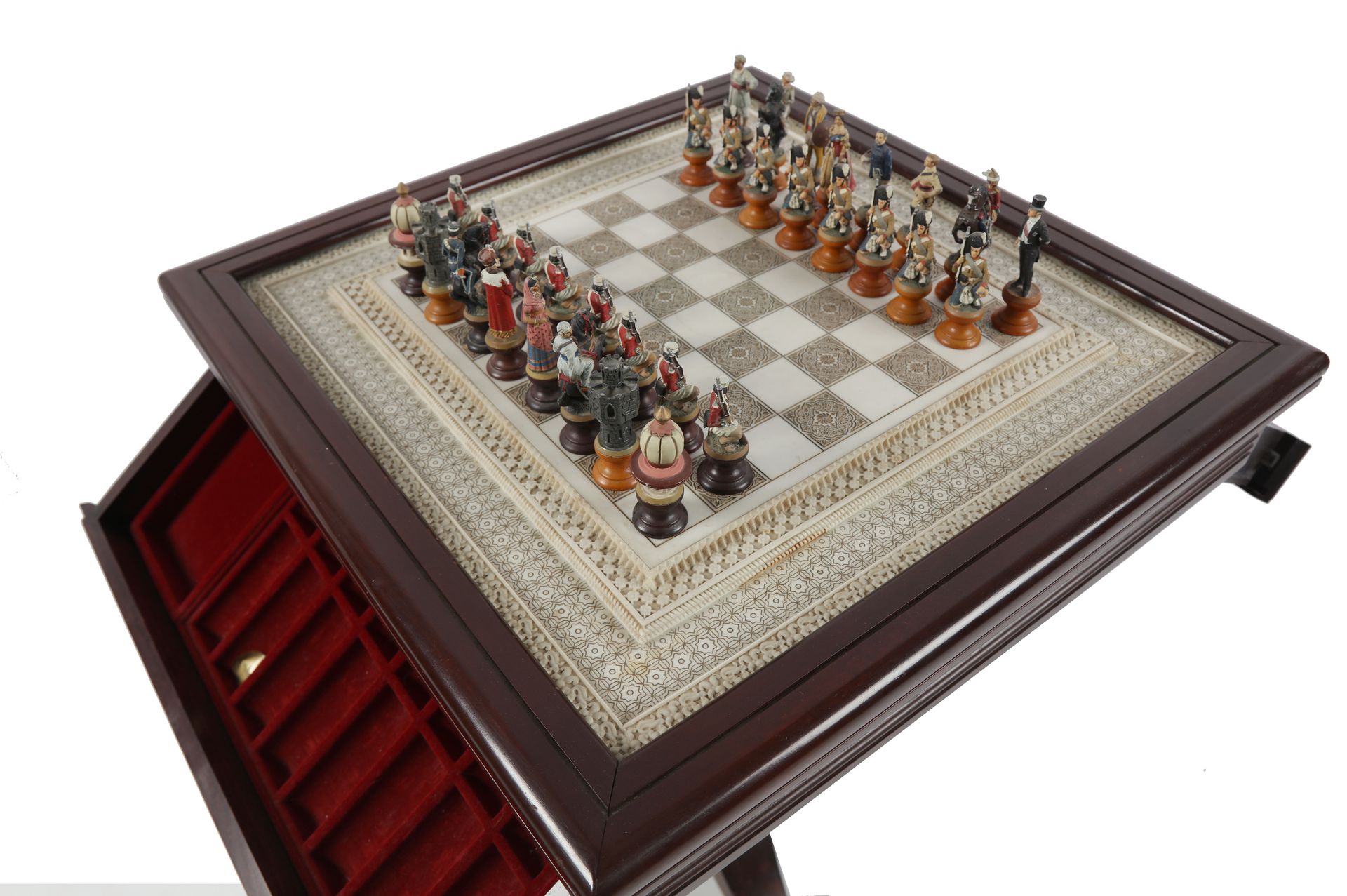 Null 
Guéridon présentant un jeu d’échecs « le Siège de Lakhnau », ( la révolte &hellip;