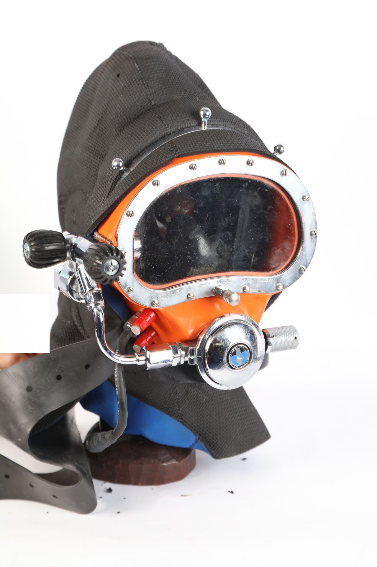 Null KIRBY MORGAN，KMB-BAND，面具10，专业潜水面具（状况良好，里面的泡沫需要更换），大约1976年。