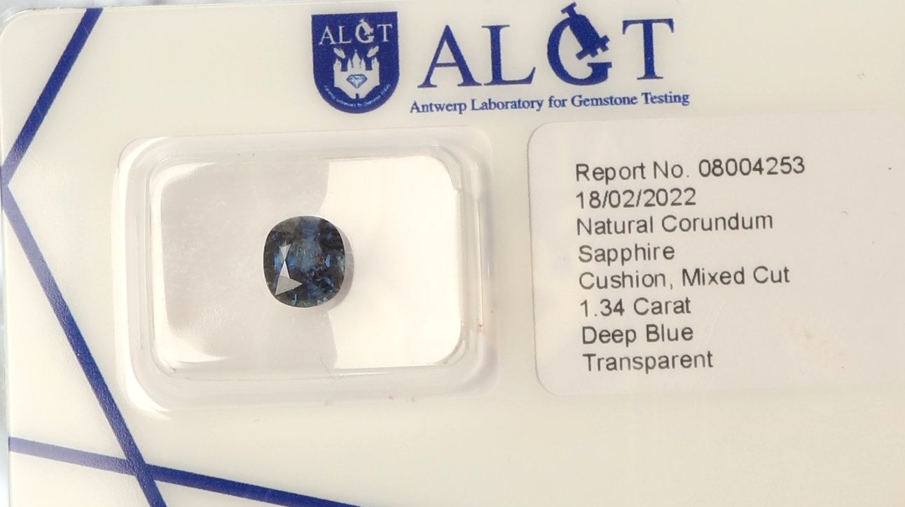 Null Sapphire, stone on paper, weight : 1,34 carat, with a certificate N°0800425&hellip;