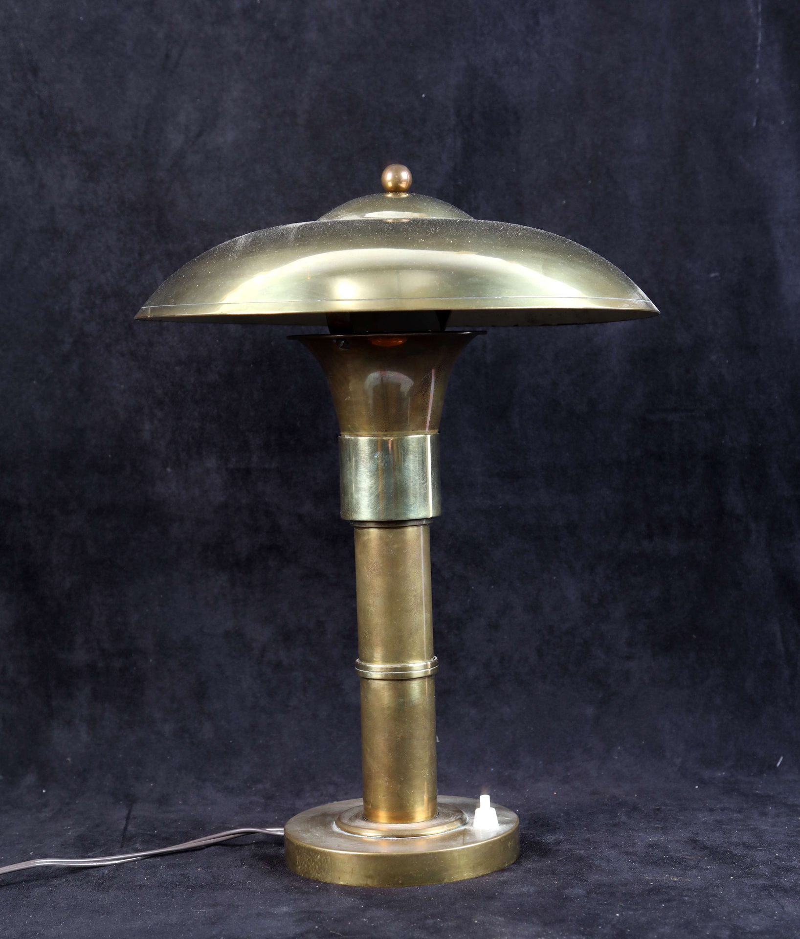 Null 蘑菇灯，黄铜，约1940年，43X30