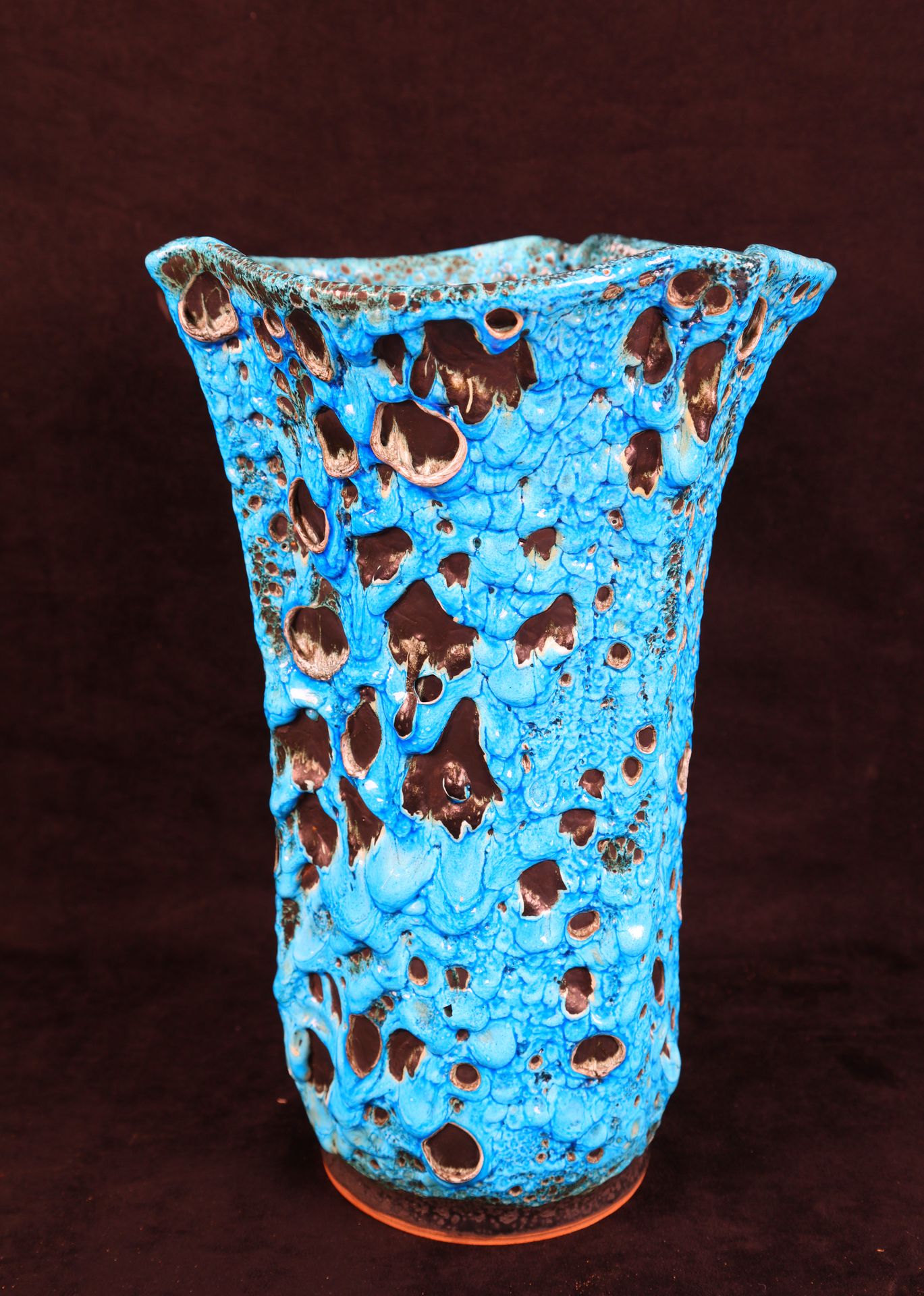 Null ECUME de MER，独眼巨人，绿松石陶器的重要花瓶。40X25和浇注器，高：21厘米。
