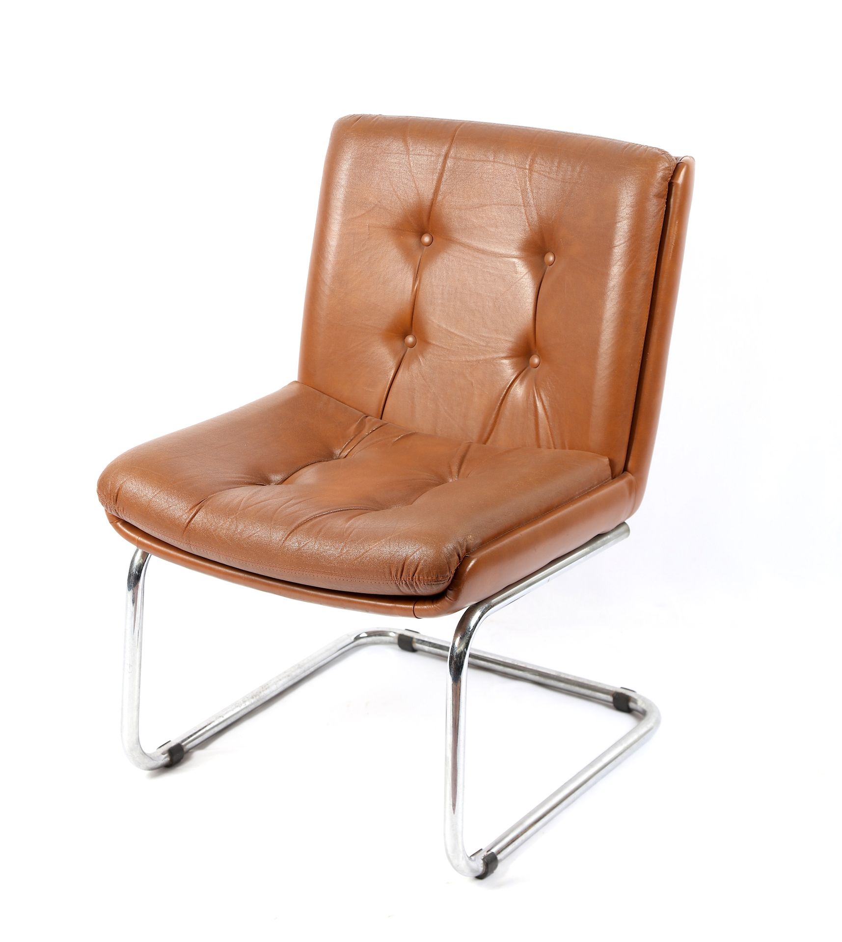 Null 
Sessel aus braunem Molesquine ( PRECISION), Schalenform, Rohrgestell aus v&hellip;