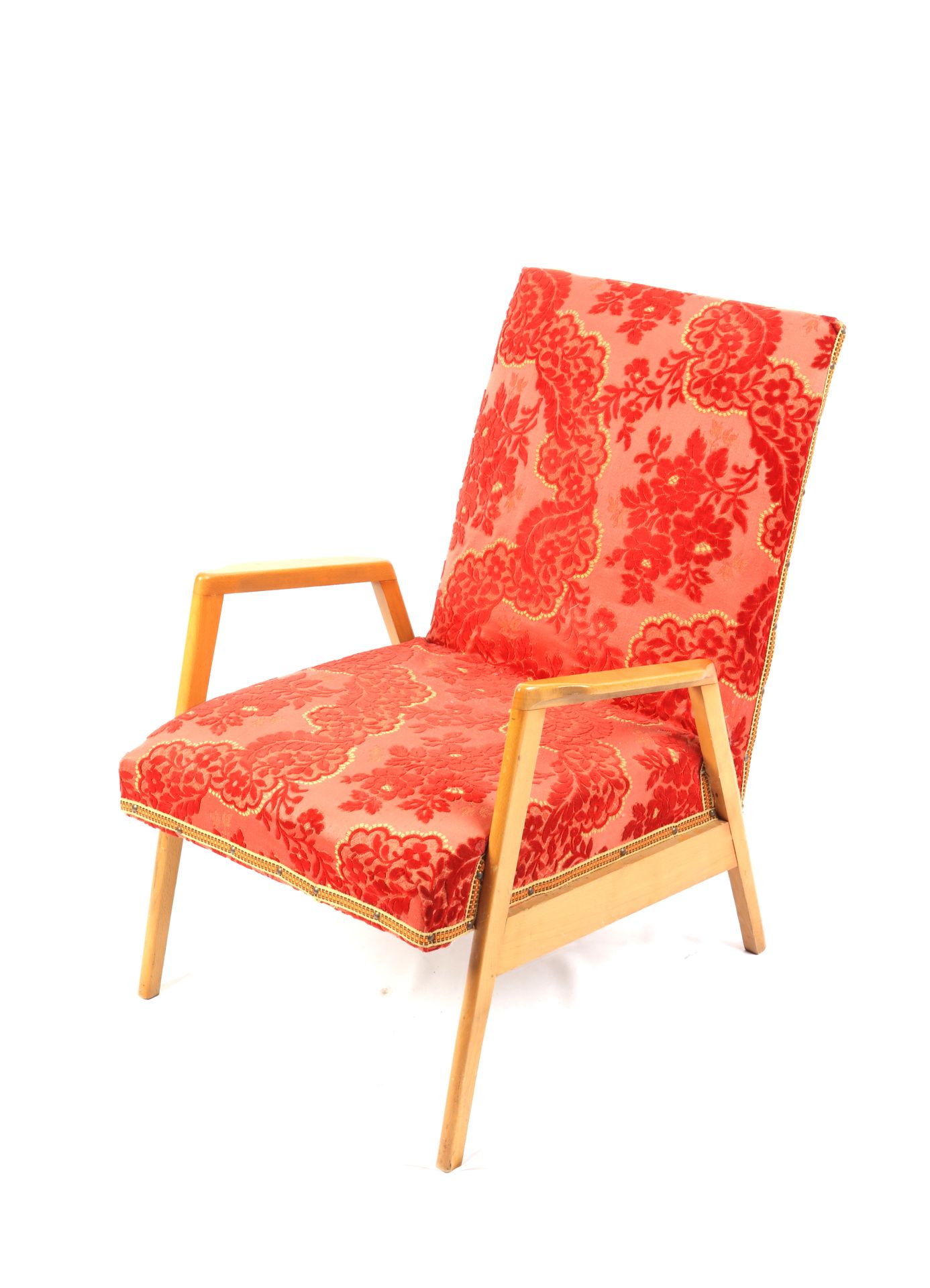 Null 
Fauteuil en bois naturel avec assise et dossier en tissu orange. Vers 1950&hellip;