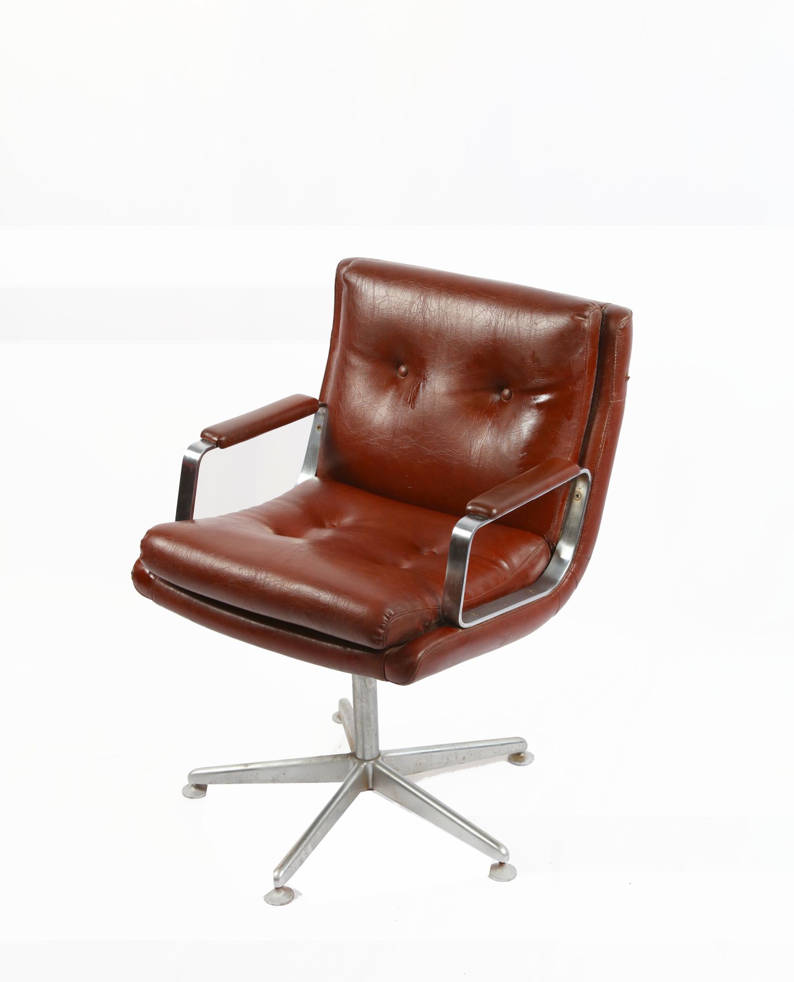 Null Brown skai armchair, star base. 85X54X48