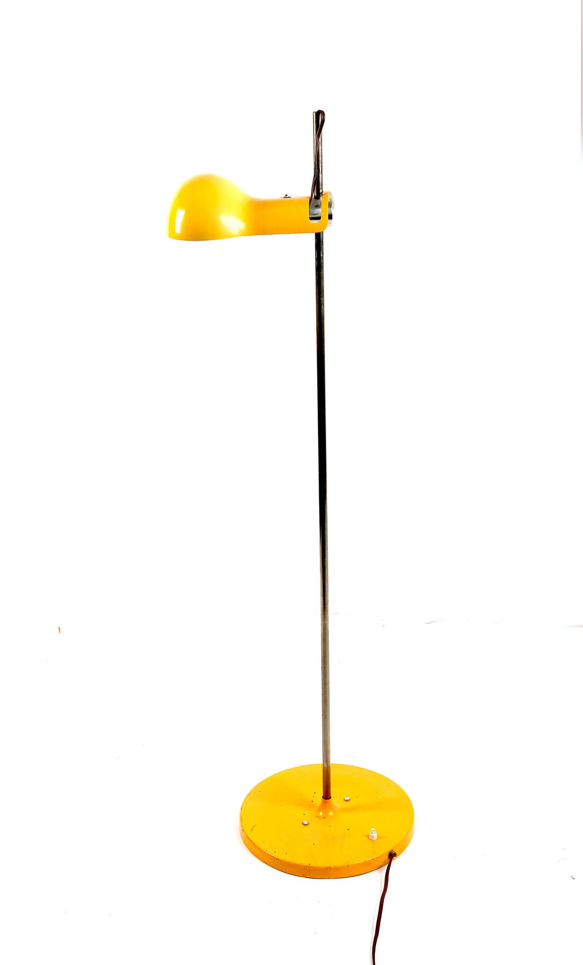 Null 
 
Lámpara de pie con reflector metálico de color naranja (pintura de la vi&hellip;