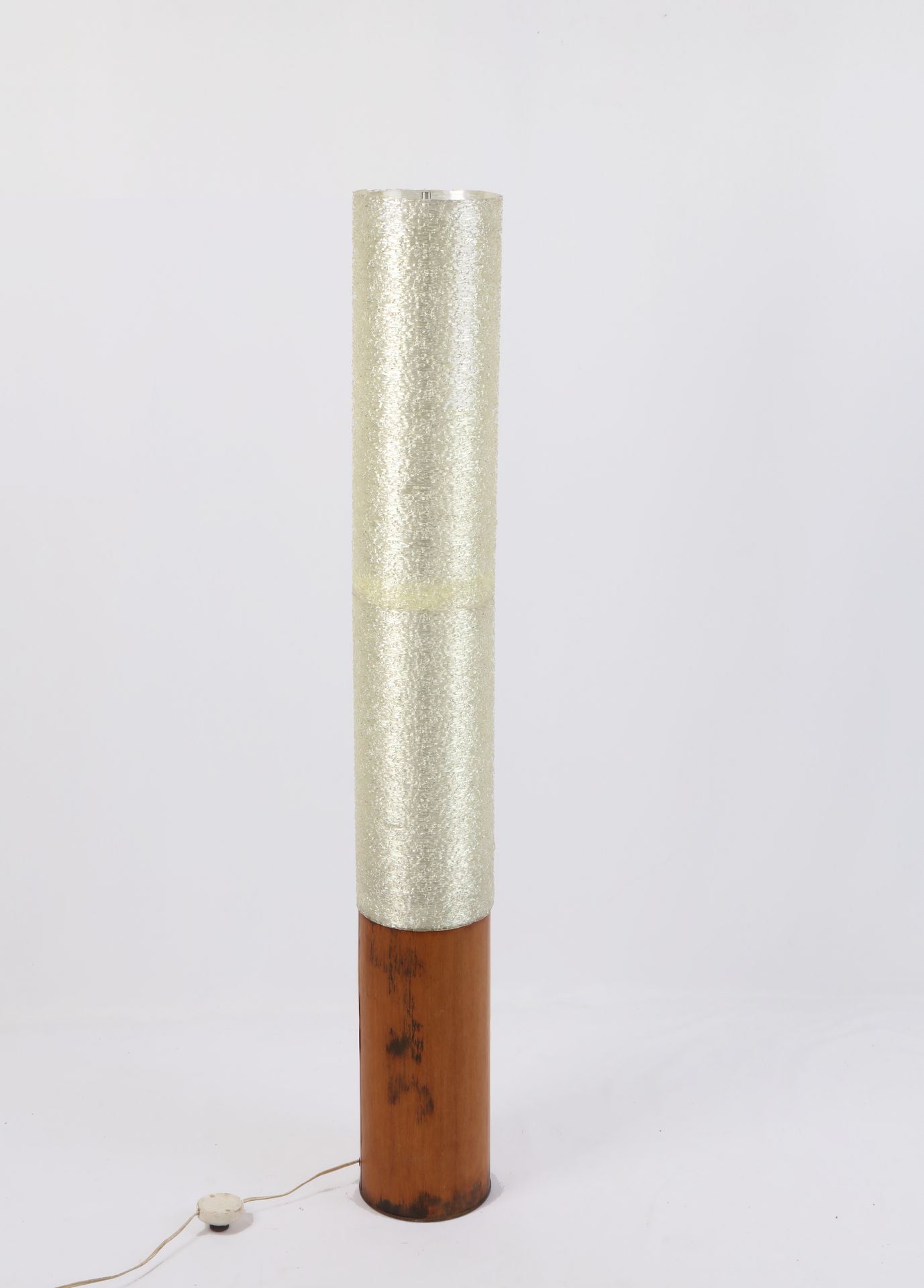 Null Lampe tubulaire, forme de cylindre granité, ( recollé), en teck, ht : 131