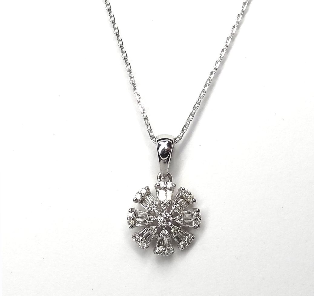 Null Pendentif « fleur » + chaîne maille forçat diamantée or blanc 750/1000 (18 &hellip;