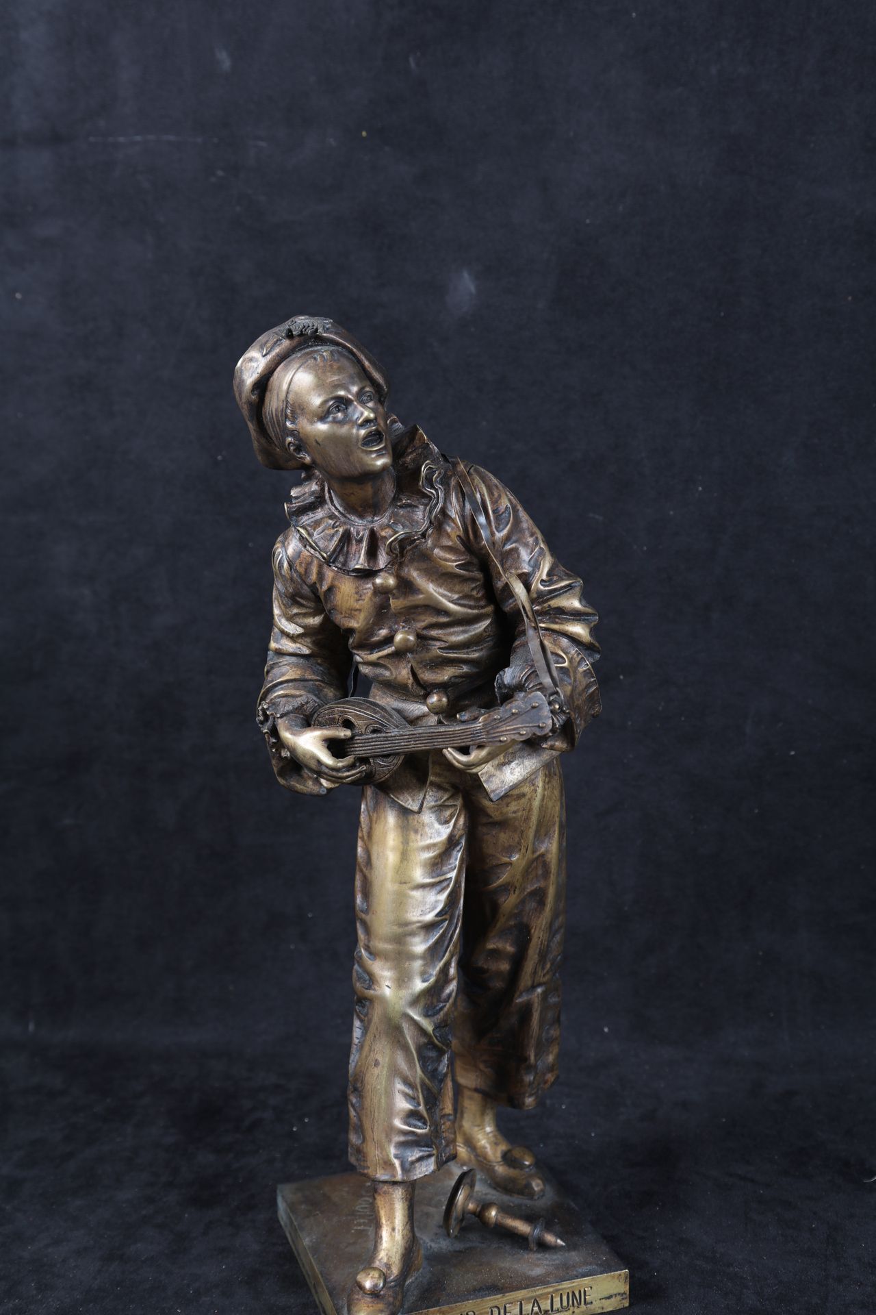 Null BOURET A. Pierrot, "au clair de la lune", bronzo con patina medaglistica, f&hellip;