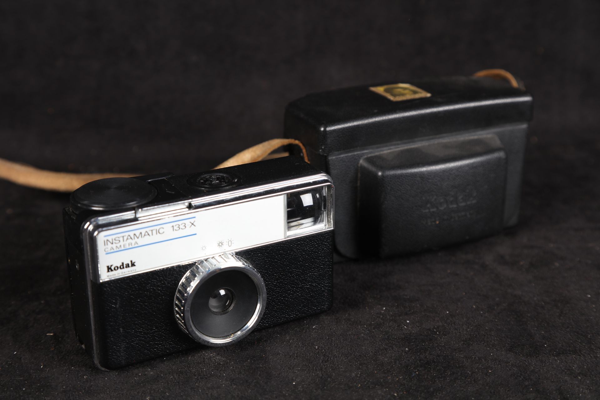 Null KODAK Instamatic 133X" camera