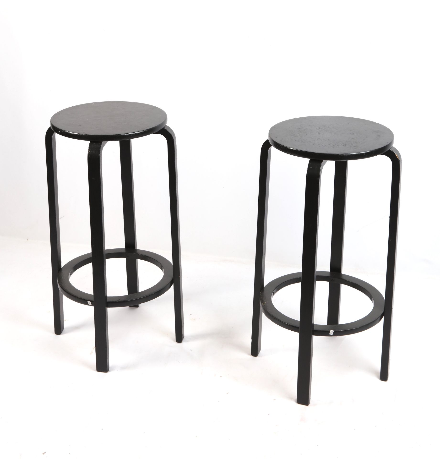 Null Alvar AALTO (on a model), pair of high stools in blackened wood,