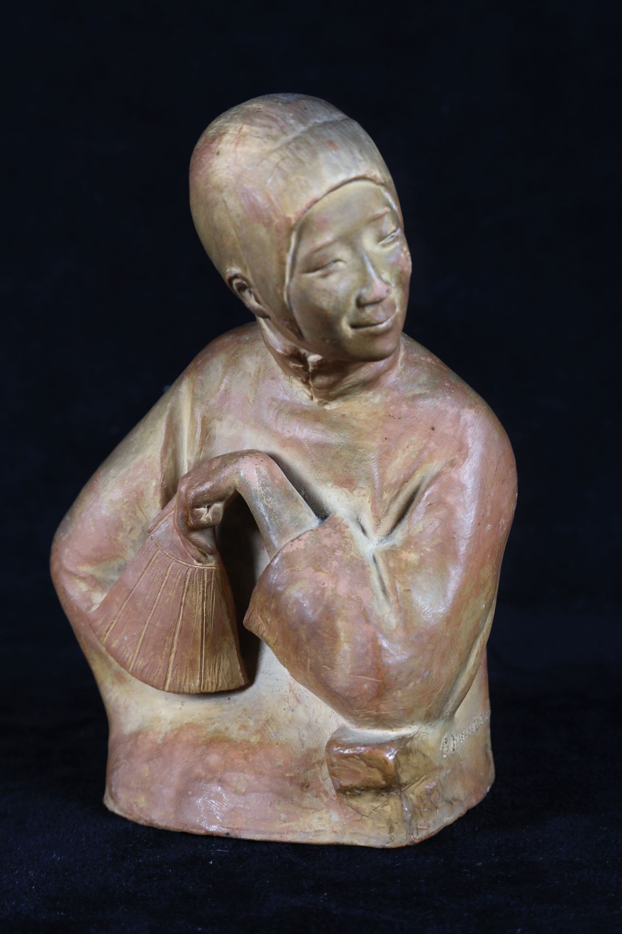 Null HAUCHECORNE Gaston (1880-1945)，中国妇女肖像，赤土，背面印有 "Susse fd"，高：16
