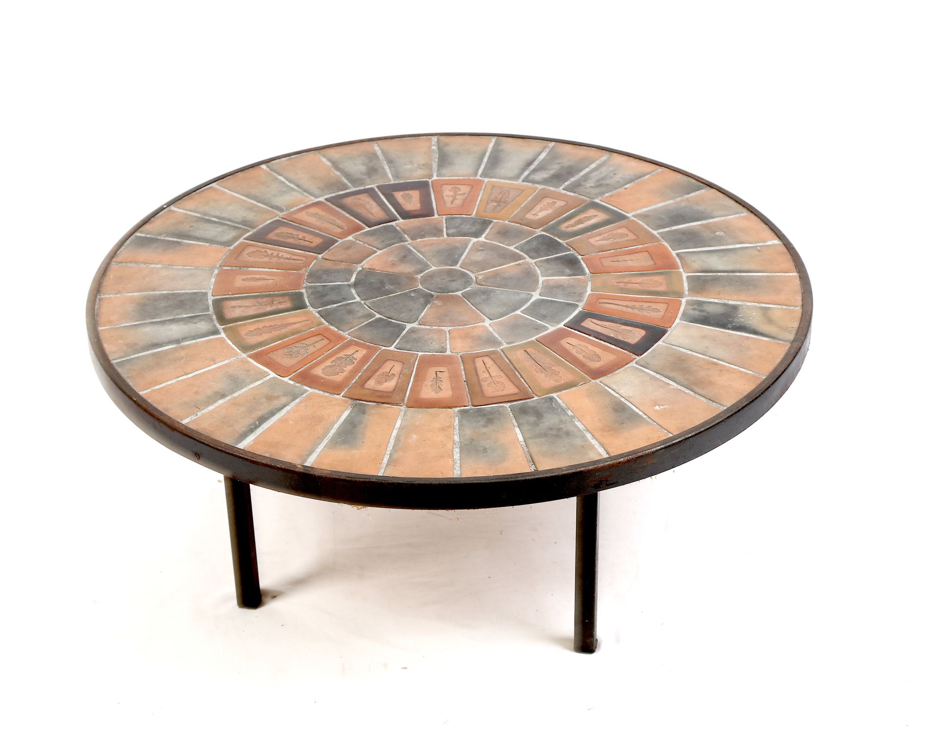 Null CAPRON Roger, elegante mesa de azulejos, firmada, base de metal, (buen esta&hellip;