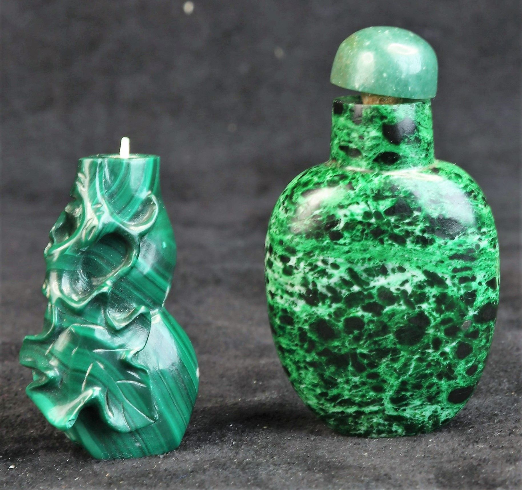 Null CHINA - XXth century, (two snuff bottles), malachite snuff bottle, of flatt&hellip;