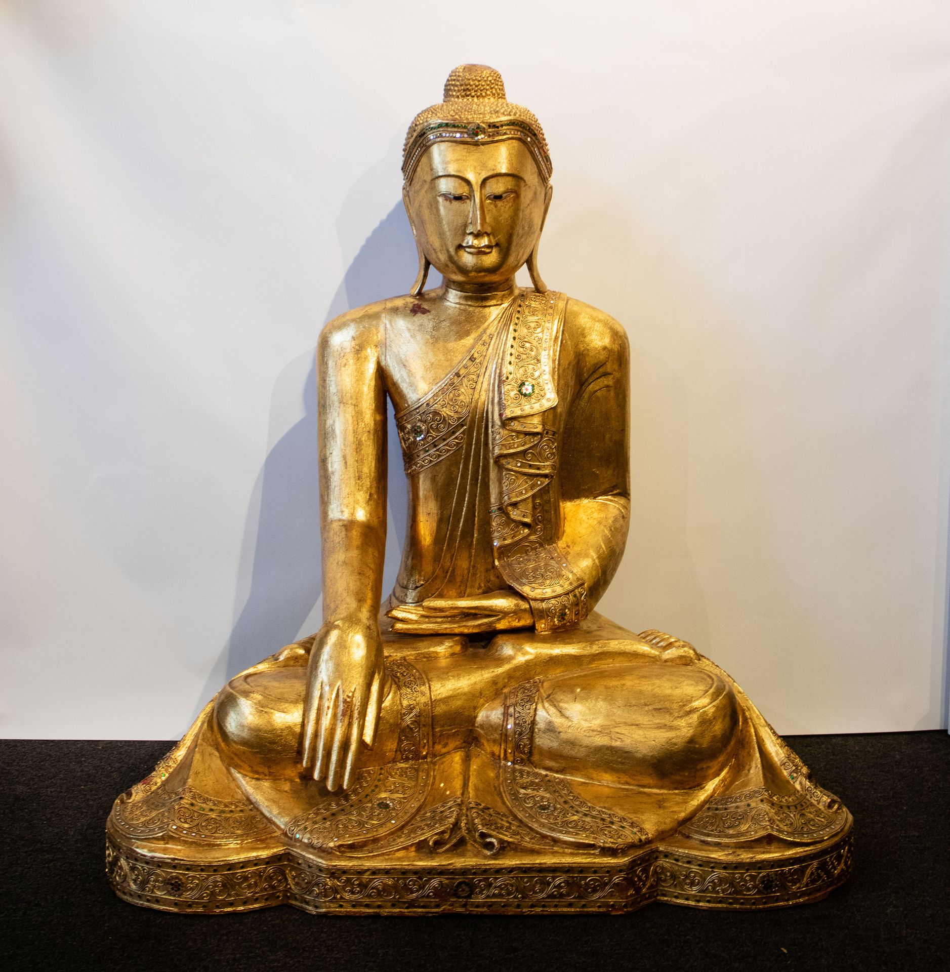 Null Thai Buddha aus vergoldetem Holz
Thai Buddha aus vergoldetem Holz Een grote&hellip;