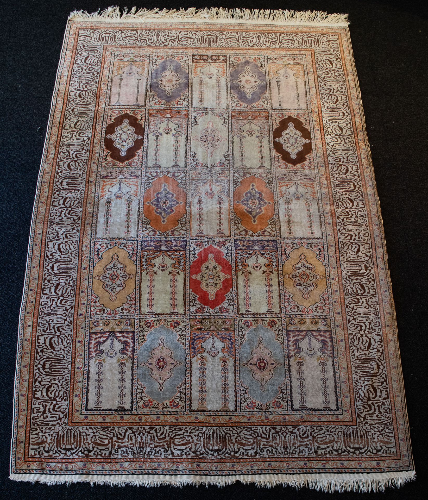 Null Silk carpet Kayser
Silk carpet Kayser Zijden tapijt Kayser. 190 x 120 cm
19&hellip;