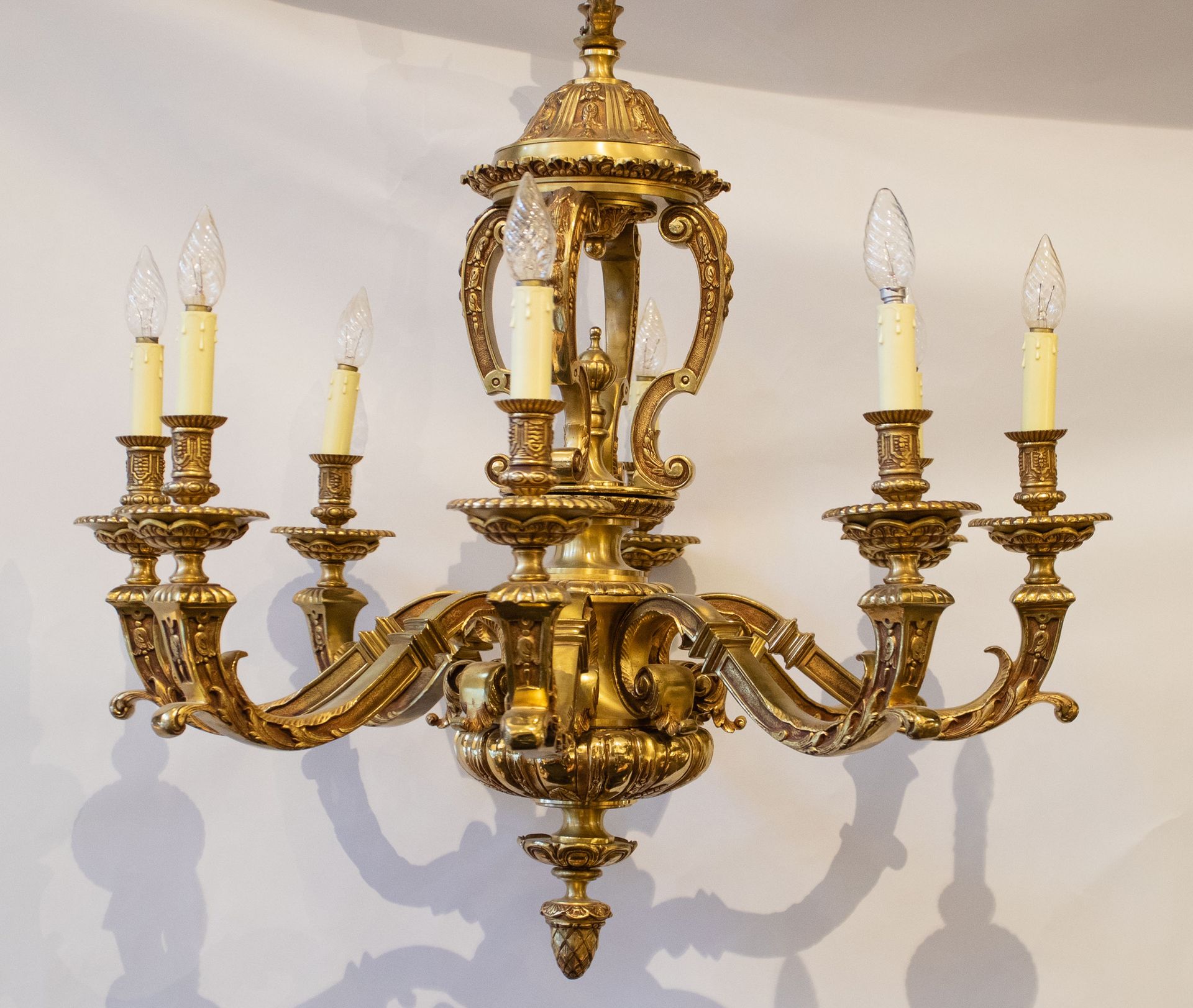 Null Bronze gilded chandelier
Bronze gilded chandelier Een verguld bronzen lucht&hellip;