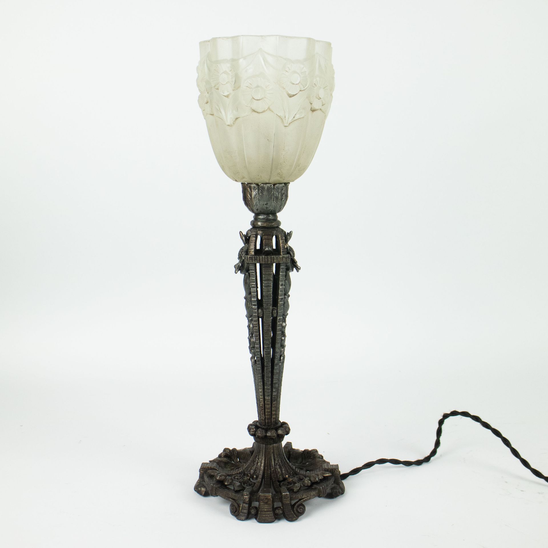 Art Deco table lamp with foot in patinated metal and a white glass shade Art-Dec&hellip;