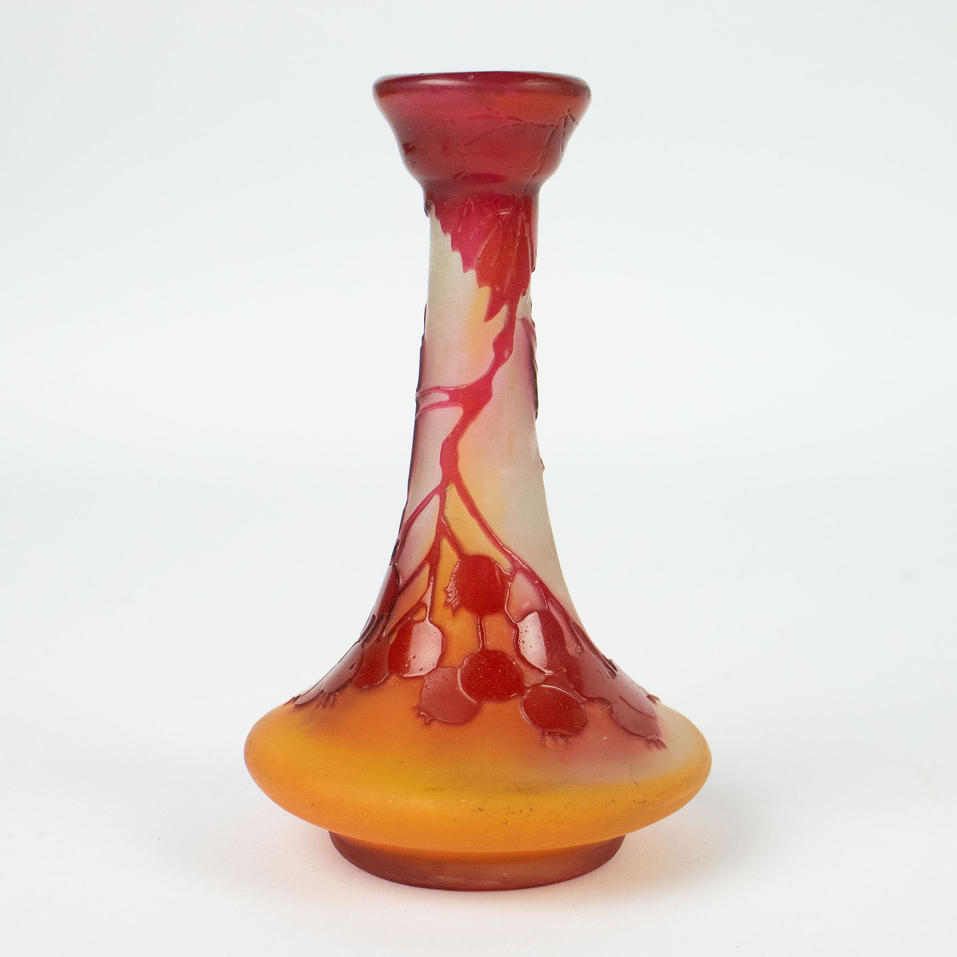 Émile GALLÉ vase in glass paste vaas in glaspasta, getekend. 
H 11 cm