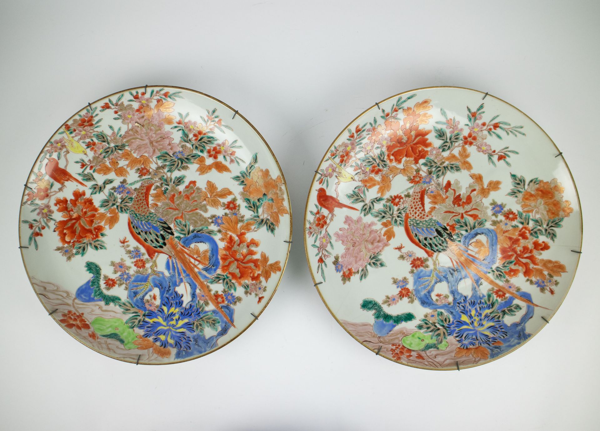 2 Arita dishes Hichozan Shinpo Dated 19th century. 2 Arita schotels uit de werkp&hellip;
