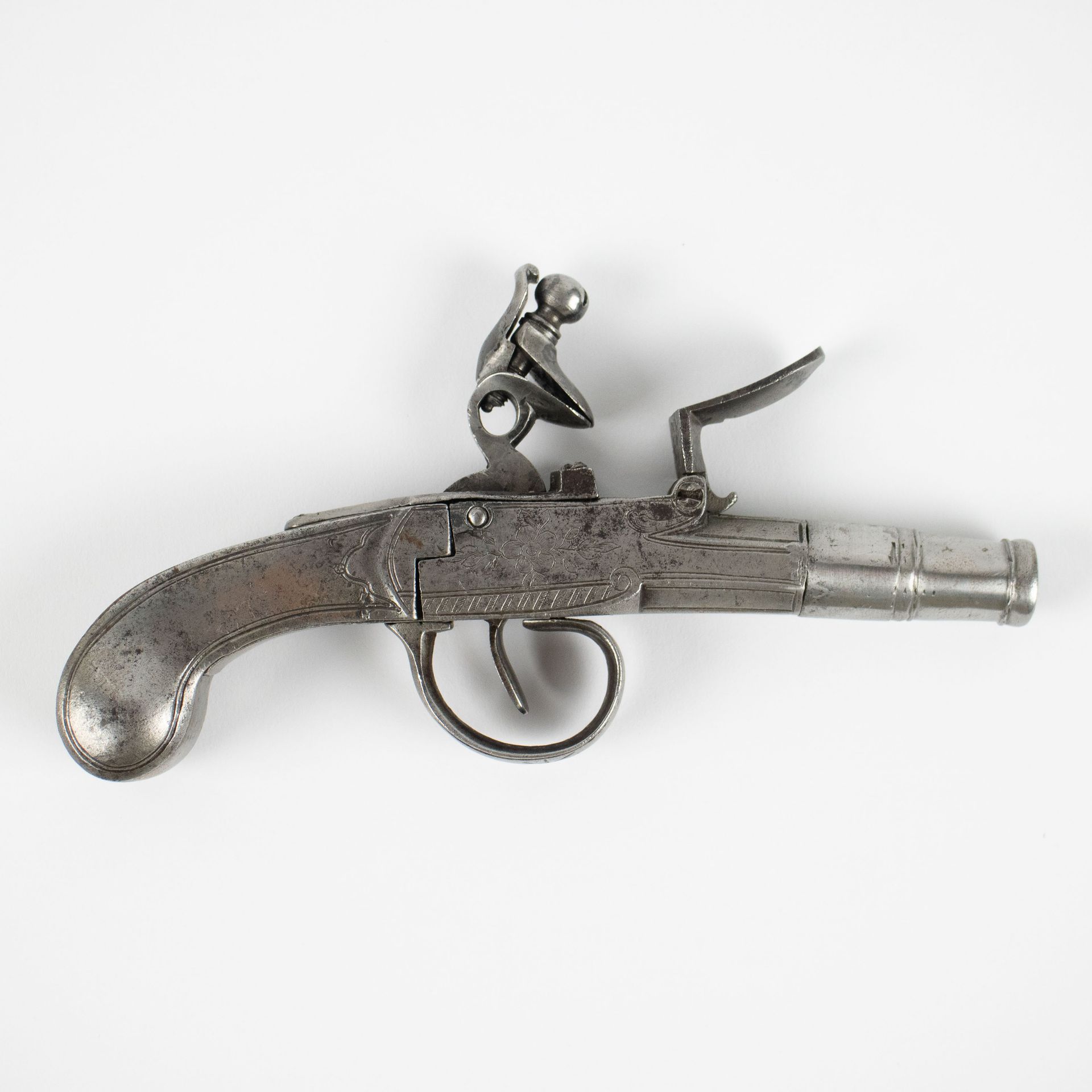 Silex pocket pistol completely in metal 
，长15.5厘米的Silex拉链。