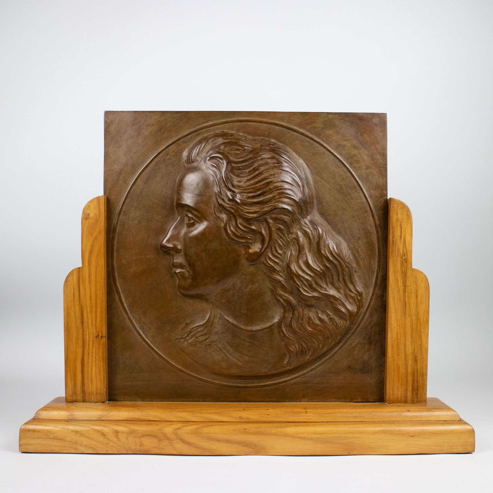 Georges WASTERLAIN (1889-1963) Bajorrelieve de bronce Mujer joven de perfil.Bron&hellip;