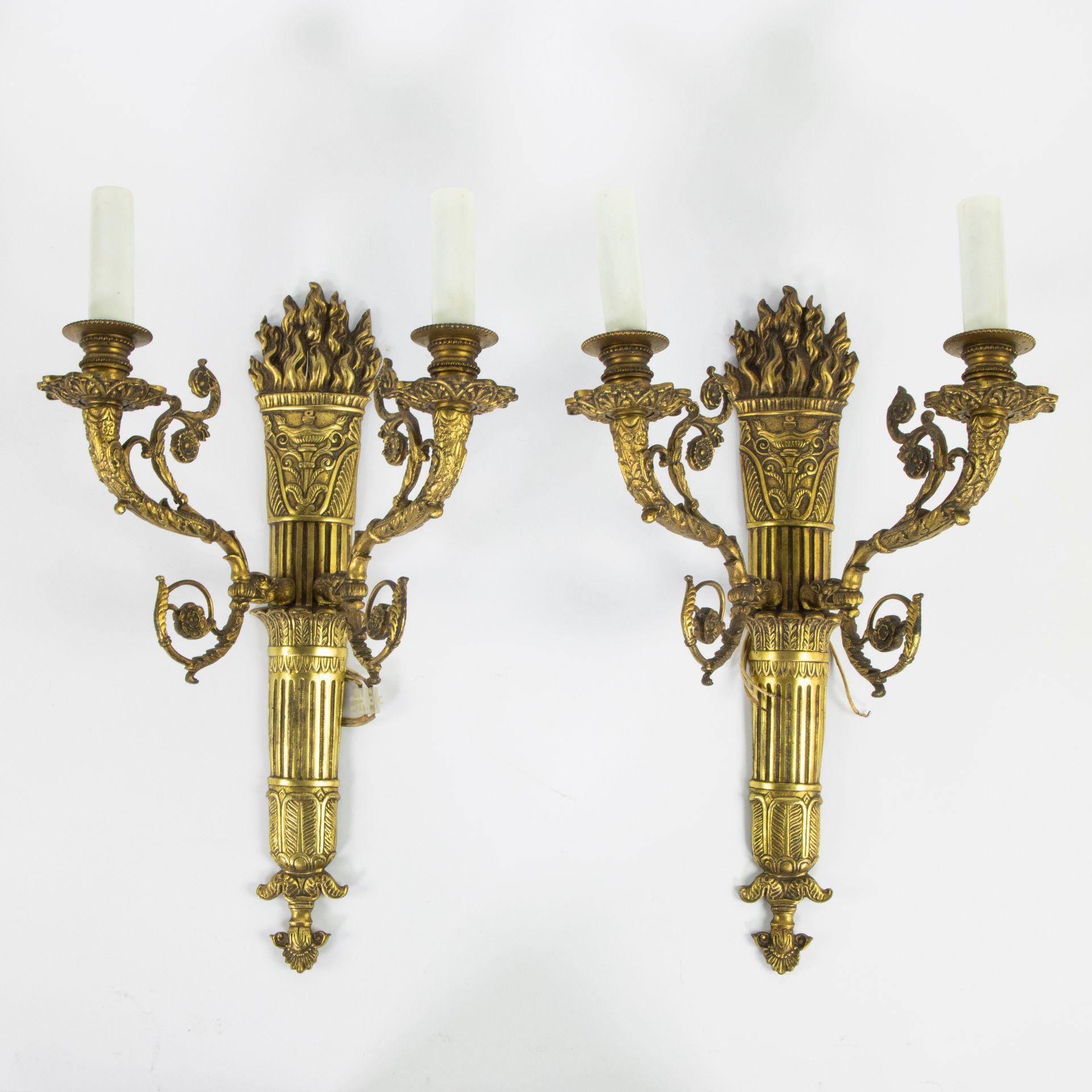Pair of gilded bronze wall appliques Pair of gilded bronze wall appliques Koppel&hellip;