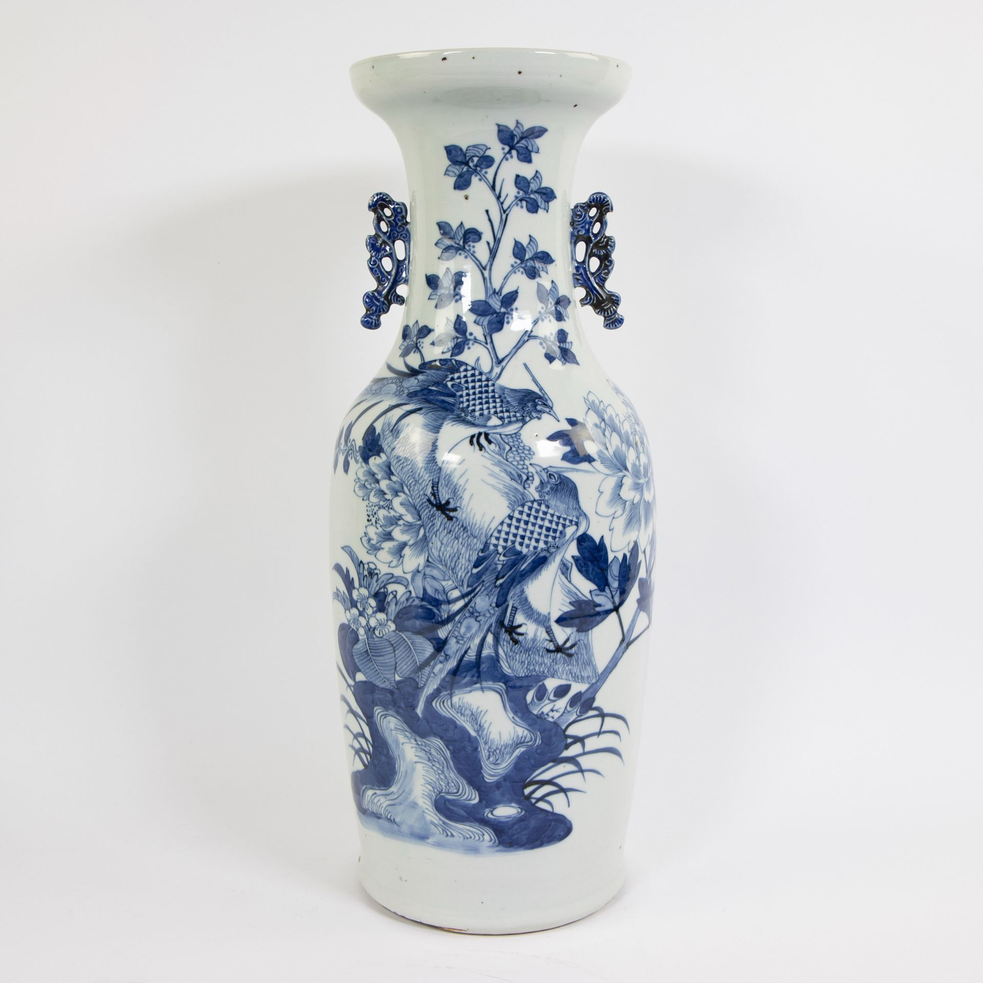 Null Vase chinois en céladon décoré d'oiseaux et de fleurs 19e siècle
Vase chino&hellip;