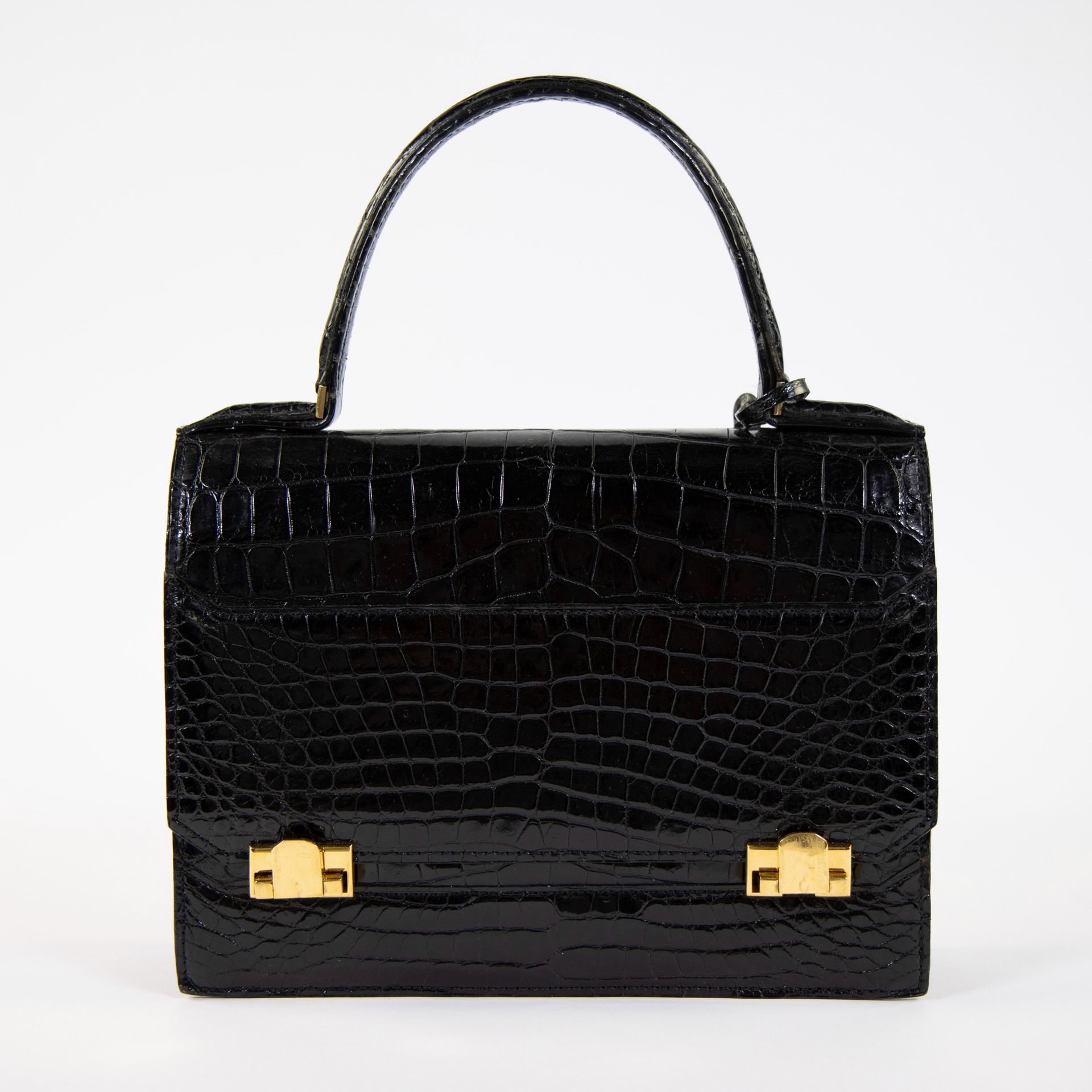 Null Vintage Delvaux handbag in crocodile
Vintage Delvaux handtas in croco
19 x &hellip;