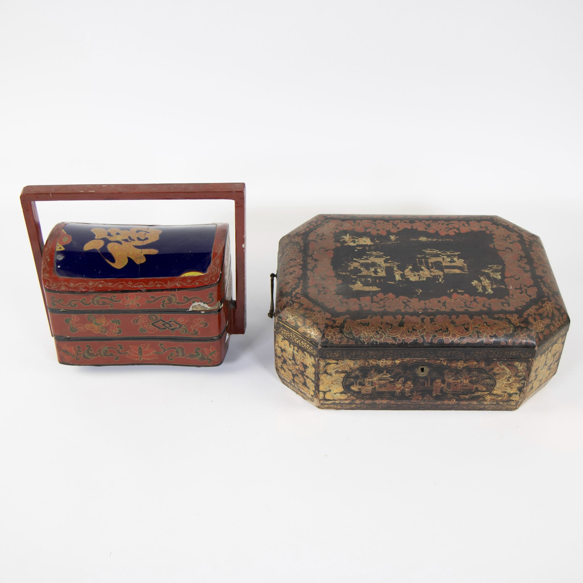 Null 2 cajas de madera policromada con chinoiserie, francesas, S. XIX. La caja d&hellip;