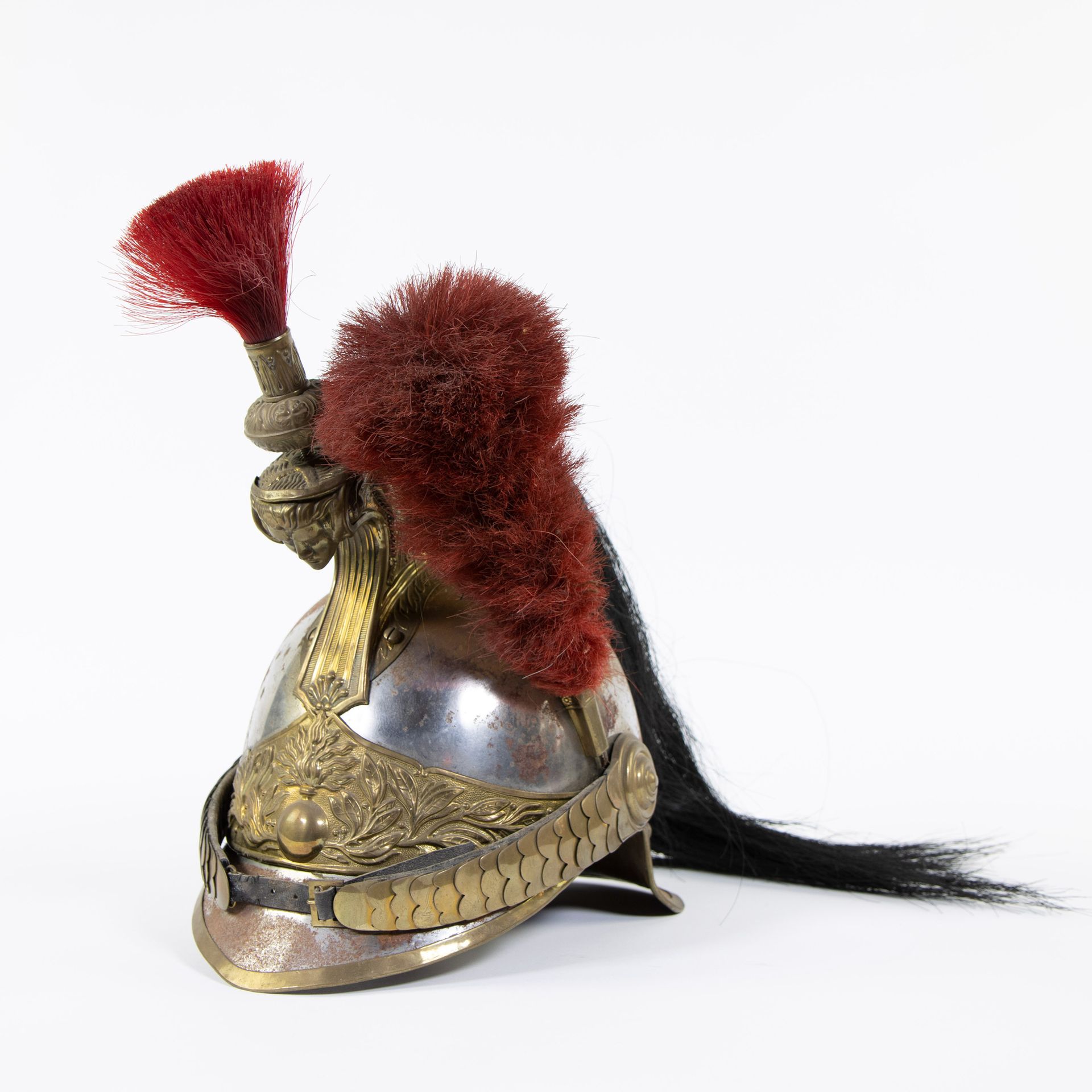 Null 皇家卫队魁尔斯头盔，法国，一战
皇家卫队贵族头盔，法国人，一战时
高42厘米