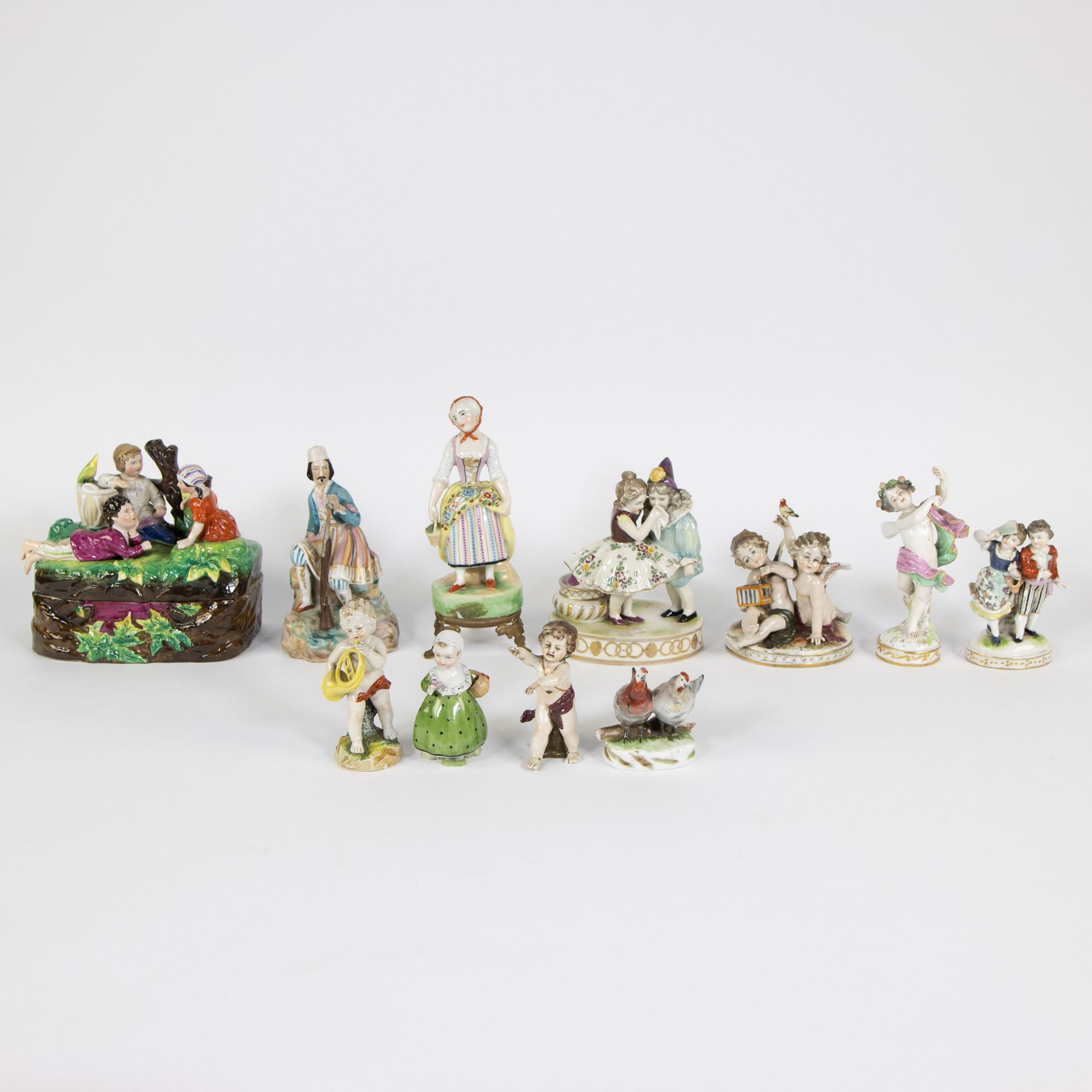 Null Collection of polychrome porcelain figures and box with lid including Meiss&hellip;
