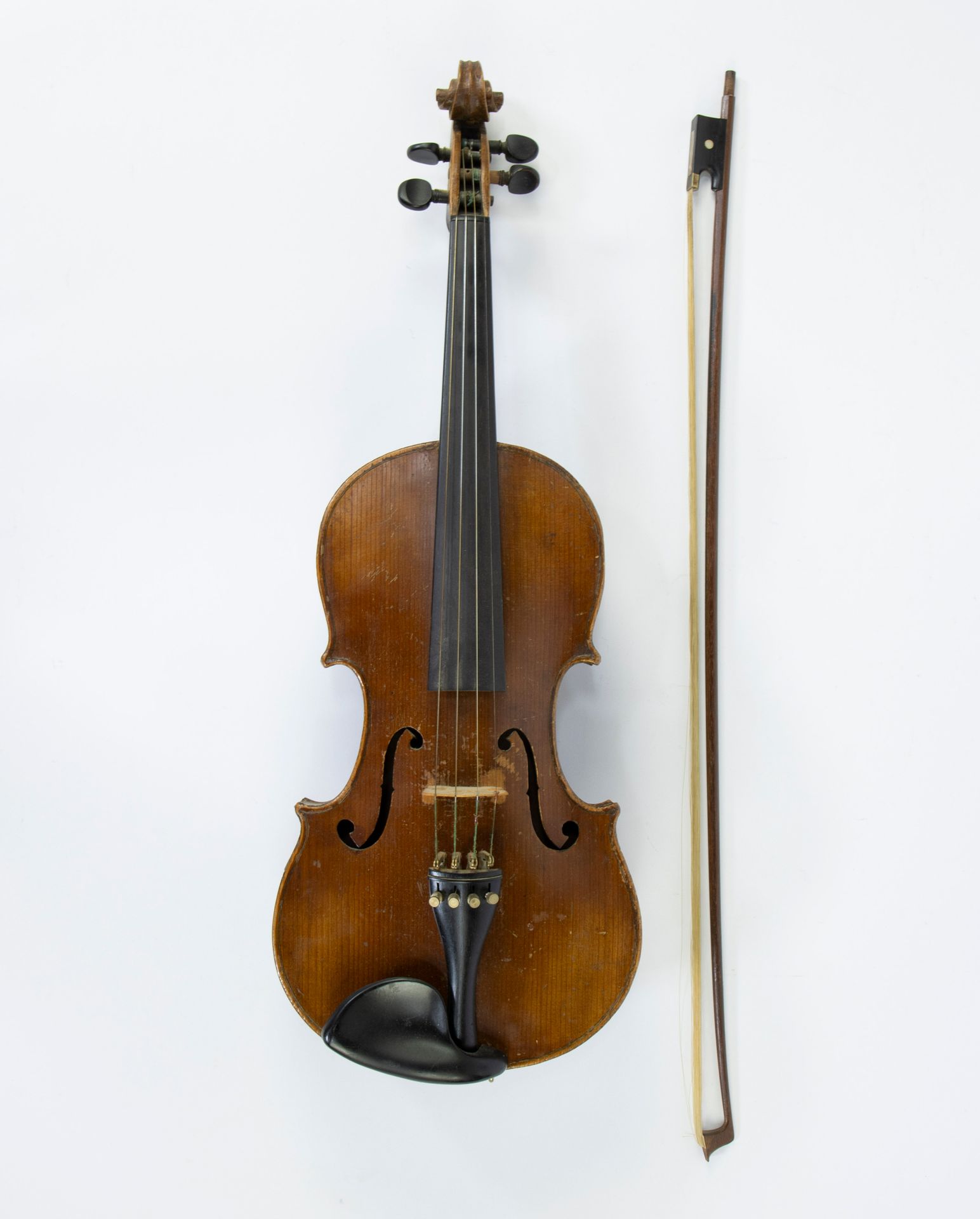 Null Violon allemand 4/4 avec archet
Duitse 4/4 viool met strijkstok
L 59 cm