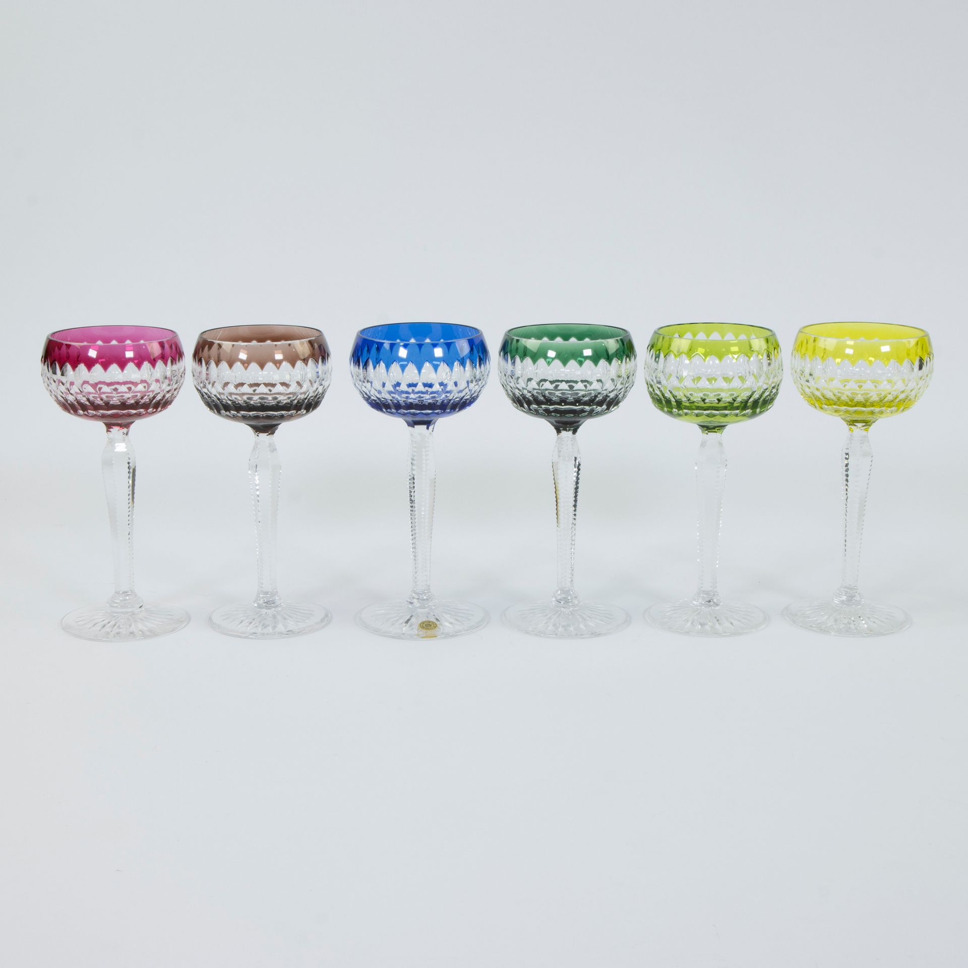 Null 6 verres en cristal colorés Val Saint Lambert
Lot de 6 verres en cristal co&hellip;