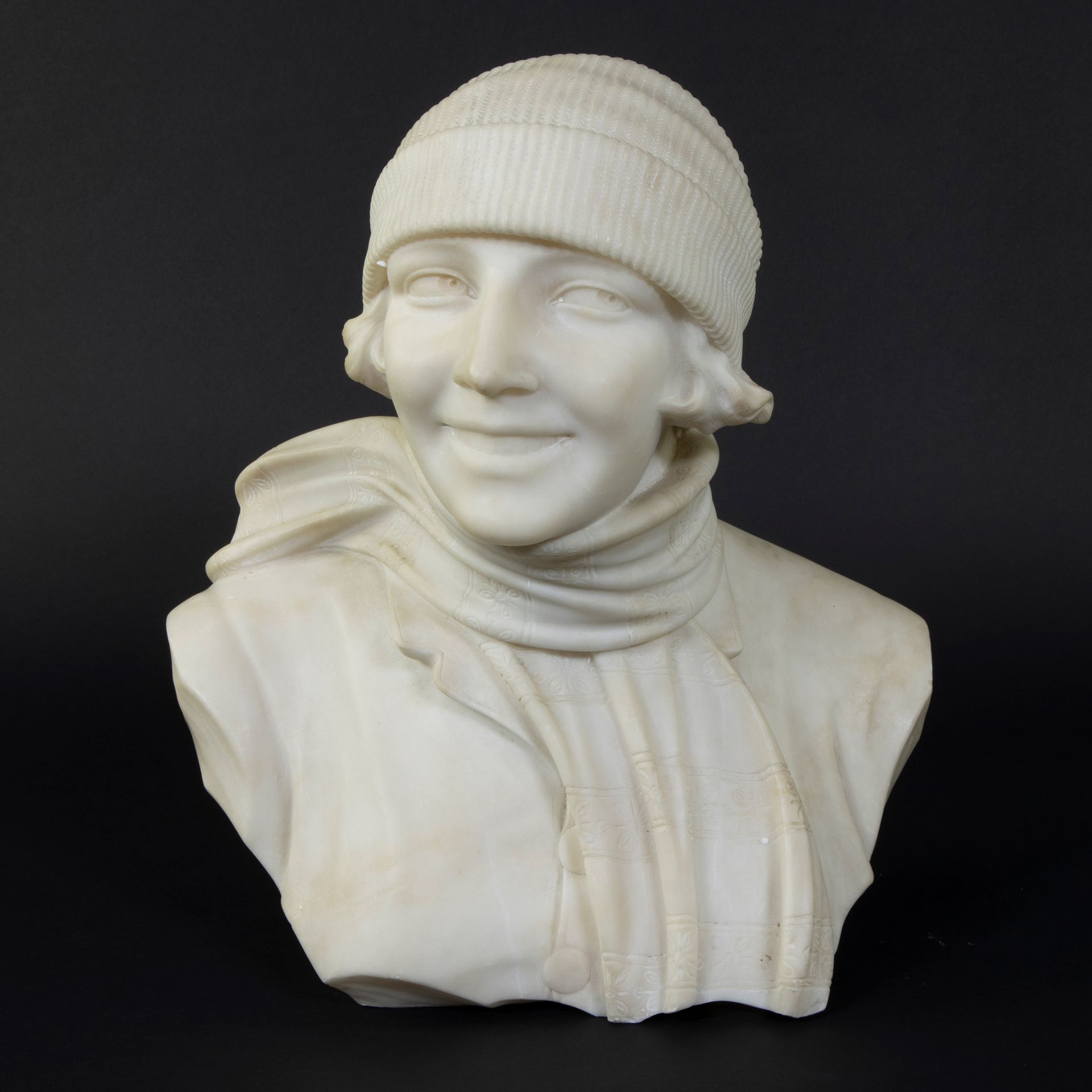 Null MICHELOTTI (XIX-XX), buste Art Déco en marbre d'une jeune fille, signé
MICH&hellip;