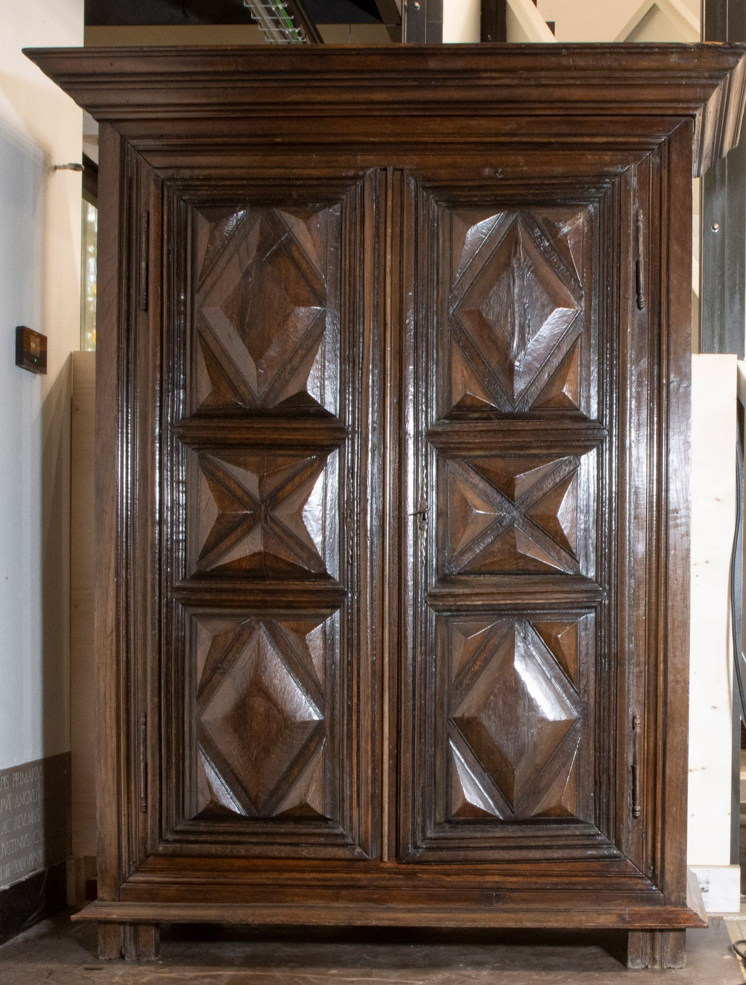 Null Armoire d'entrée en chêne à deux portes, 19e siècle
Armoire à deux portes e&hellip;
