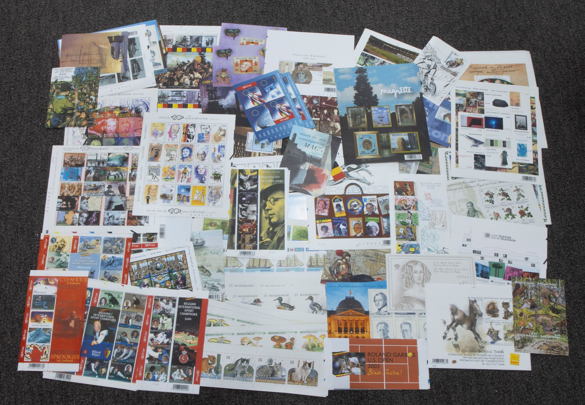 Null Grand lot de timbres, albums et catalogues
Groot lot postzegels, albums en &hellip;