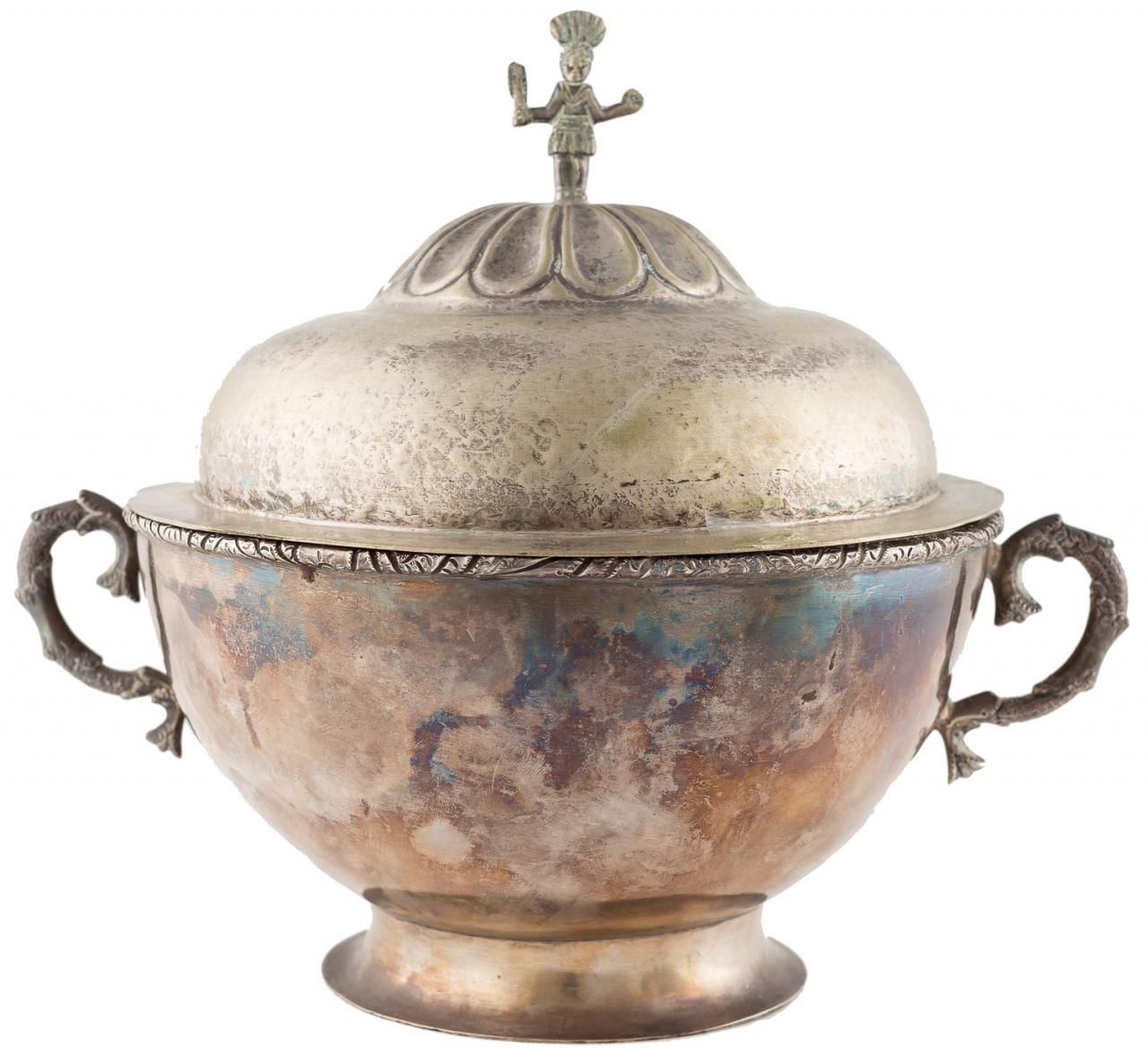 Null Tureen with lid in silver contrasted, following viceroyalty models, with a &hellip;